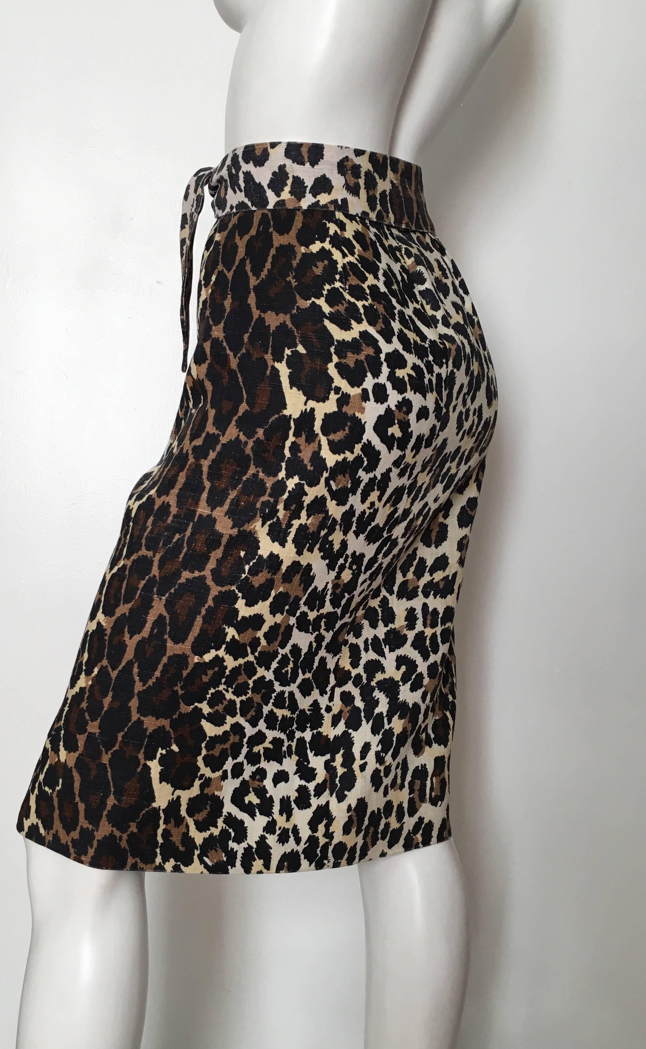 Bill Blass Linen Cheetah Print Skirt Size 4. In Excellent Condition For Sale In Atlanta, GA