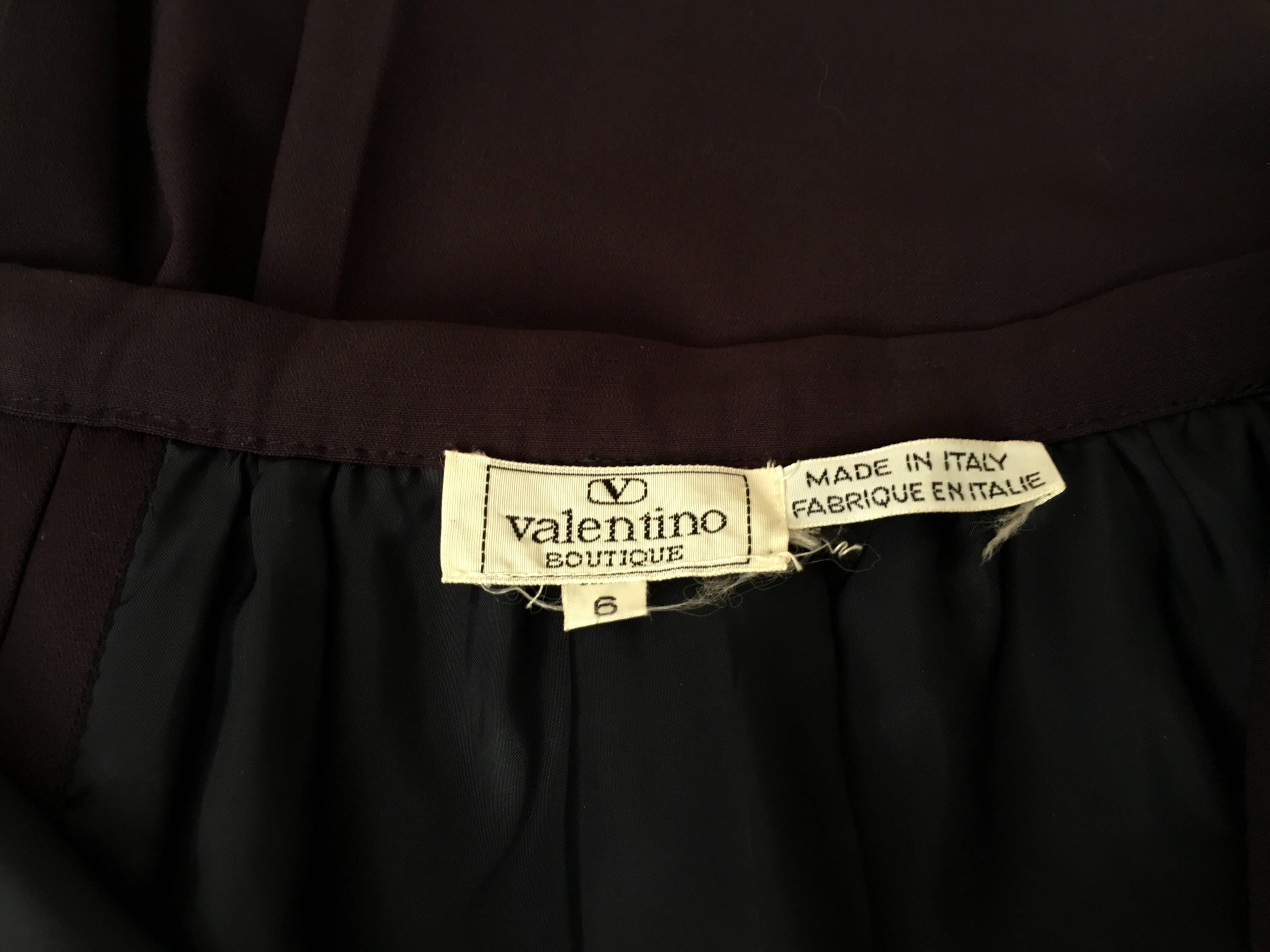 Valentino Boutique Navy Wrap Pleated Skirt Size 4. For Sale 2