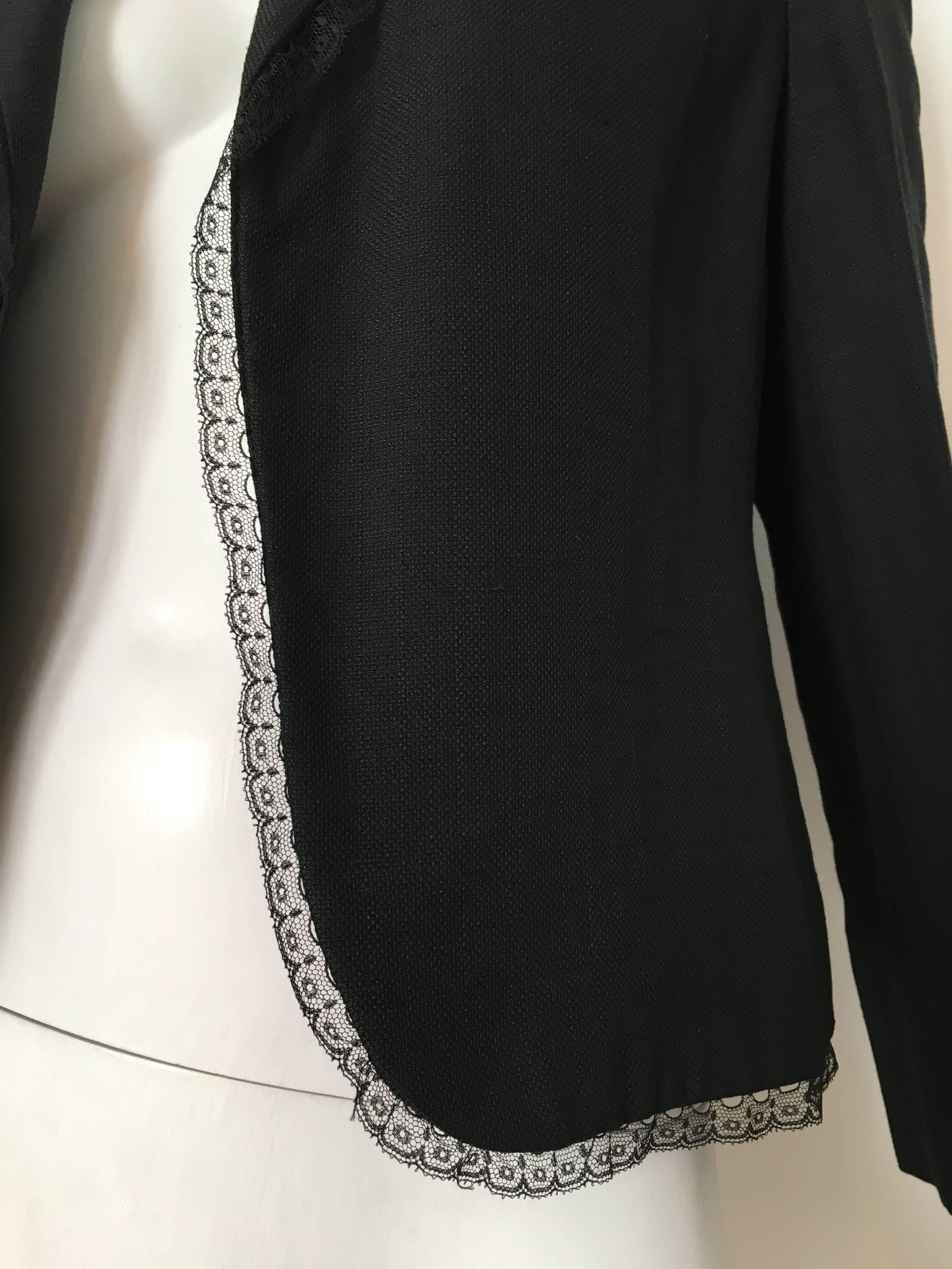 Bill Blass 1980s Black Linen with Lace Trim Jacket Size 8. In Excellent Condition For Sale In Atlanta, GA