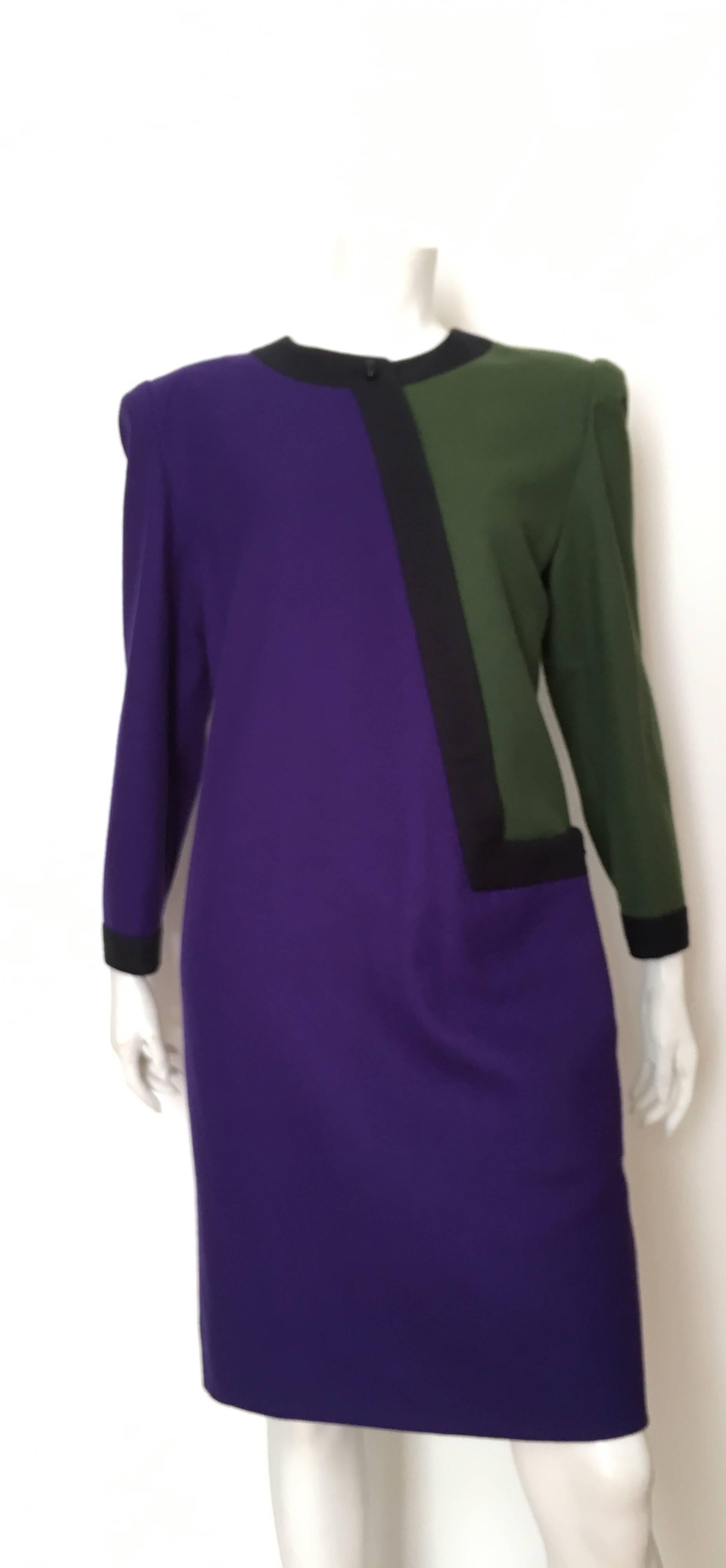 Nina Ricci Boutique Paris 1970s very modern abstract wool dress with one single pocket will fit an USA size 10. This silhouette is meant to be boxy, meant to be bold. The design is like a piece of contemporary art, just breathtaking. Dress is lined.