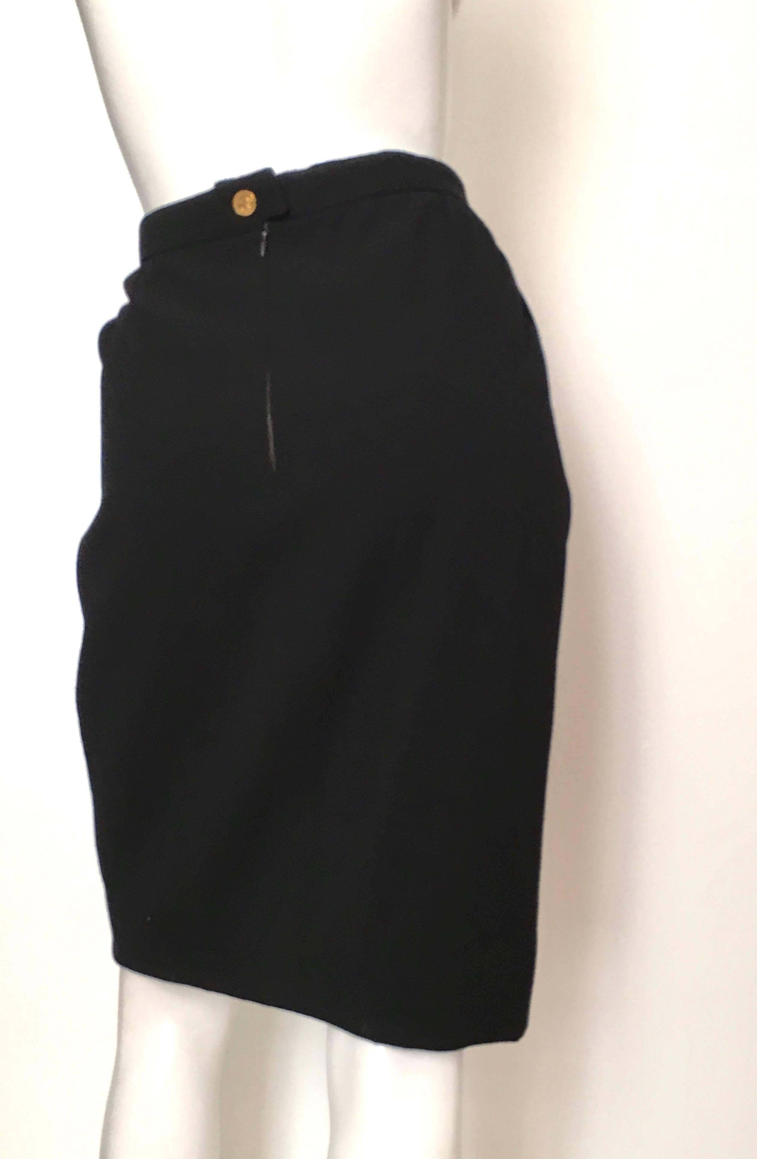 Chanel 1980s Black Wool Skirt with Pockets Size 12. For Sale 1