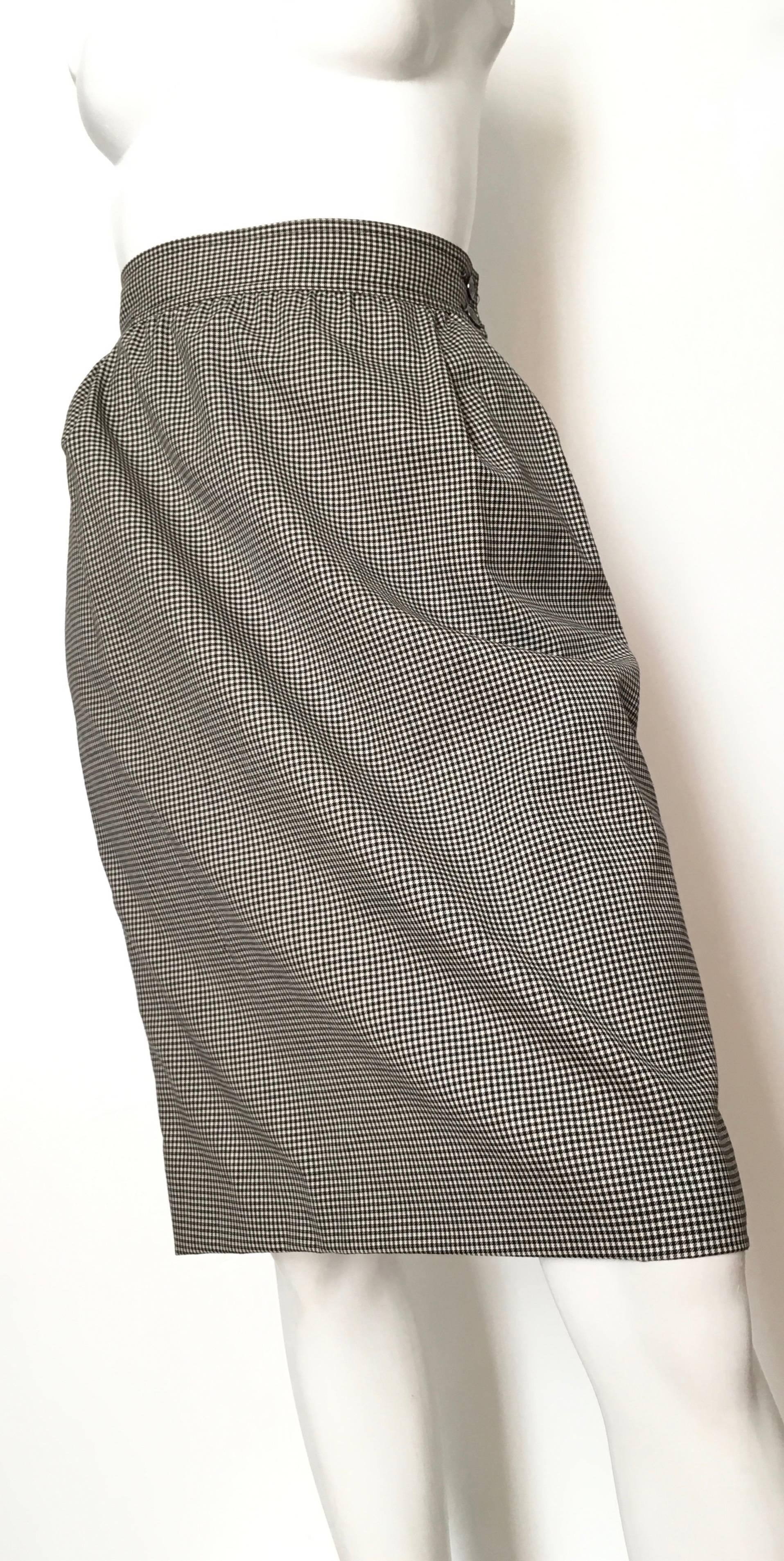 Ungaro 1980s Black and White Check Pattern Skirt Suit Size 10. In Excellent Condition For Sale In Atlanta, GA