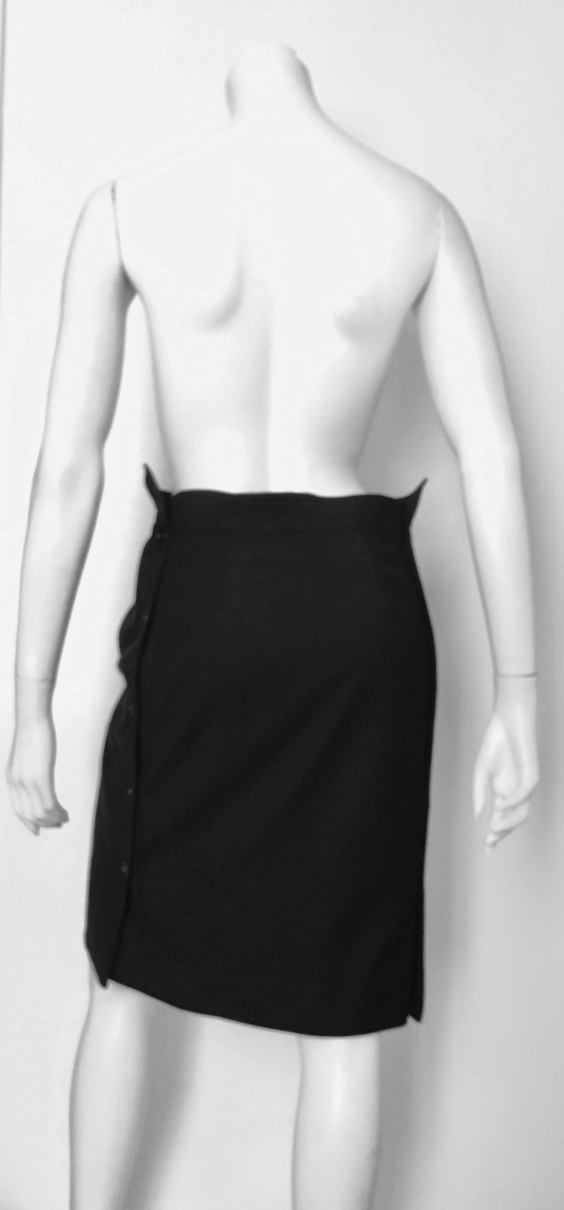 Gianfranco Ferre 1980s Black Wool Wrap Skirt with Pockets Size 6. For Sale 1