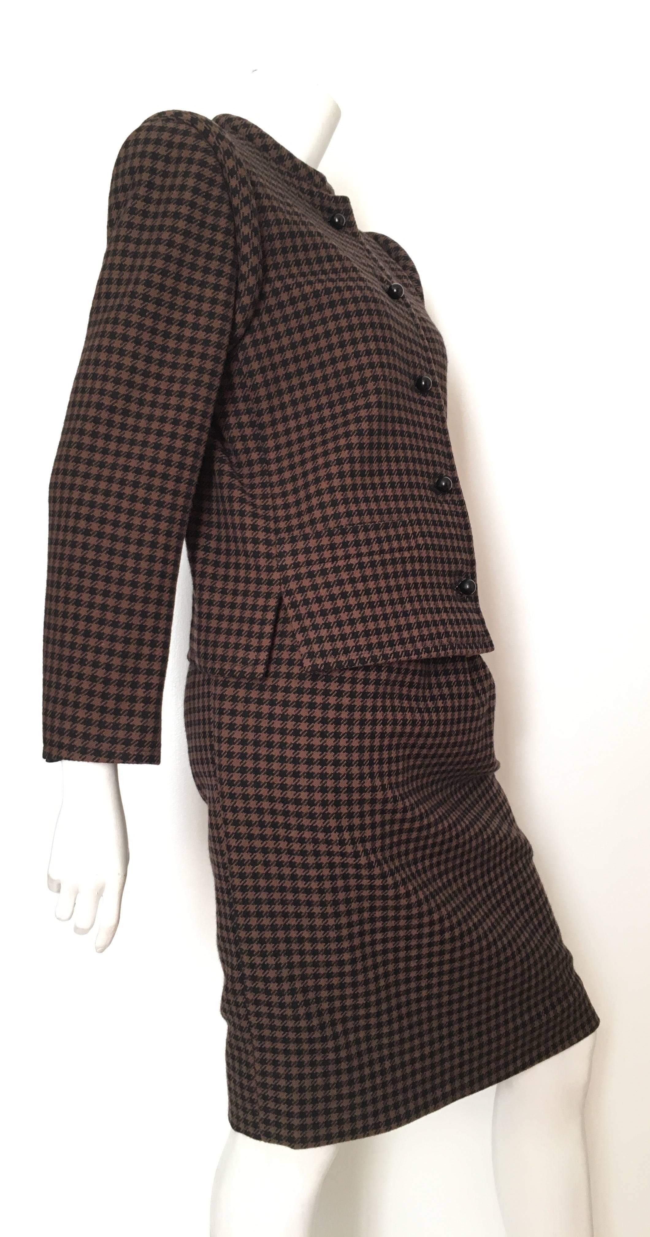 Women's or Men's Nina Ricci 1970s Wool Brown and Black Houndstooth Jacket and Skirt Set Size 6. For Sale