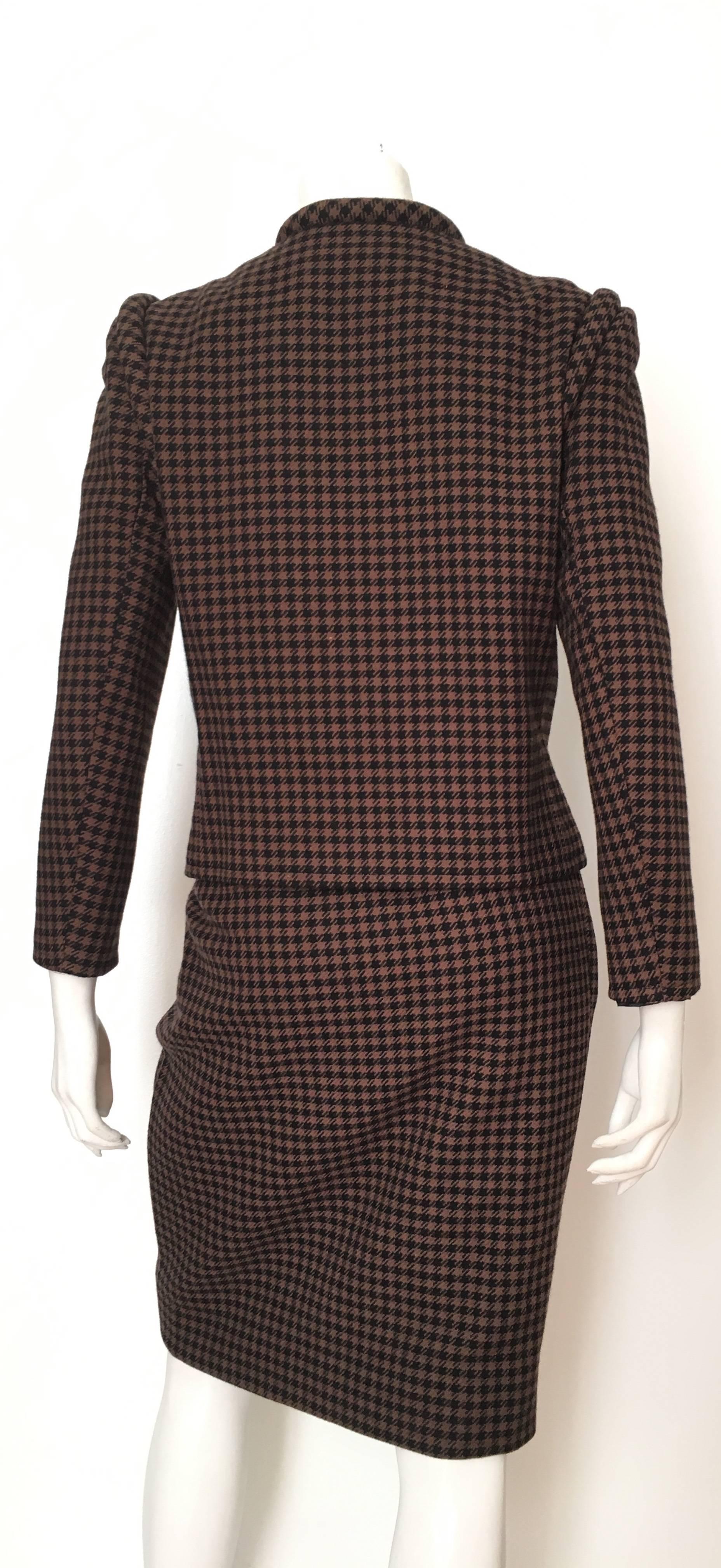Nina Ricci 1970s Wool Brown and Black Houndstooth Jacket and Skirt Set Size 6. For Sale 1