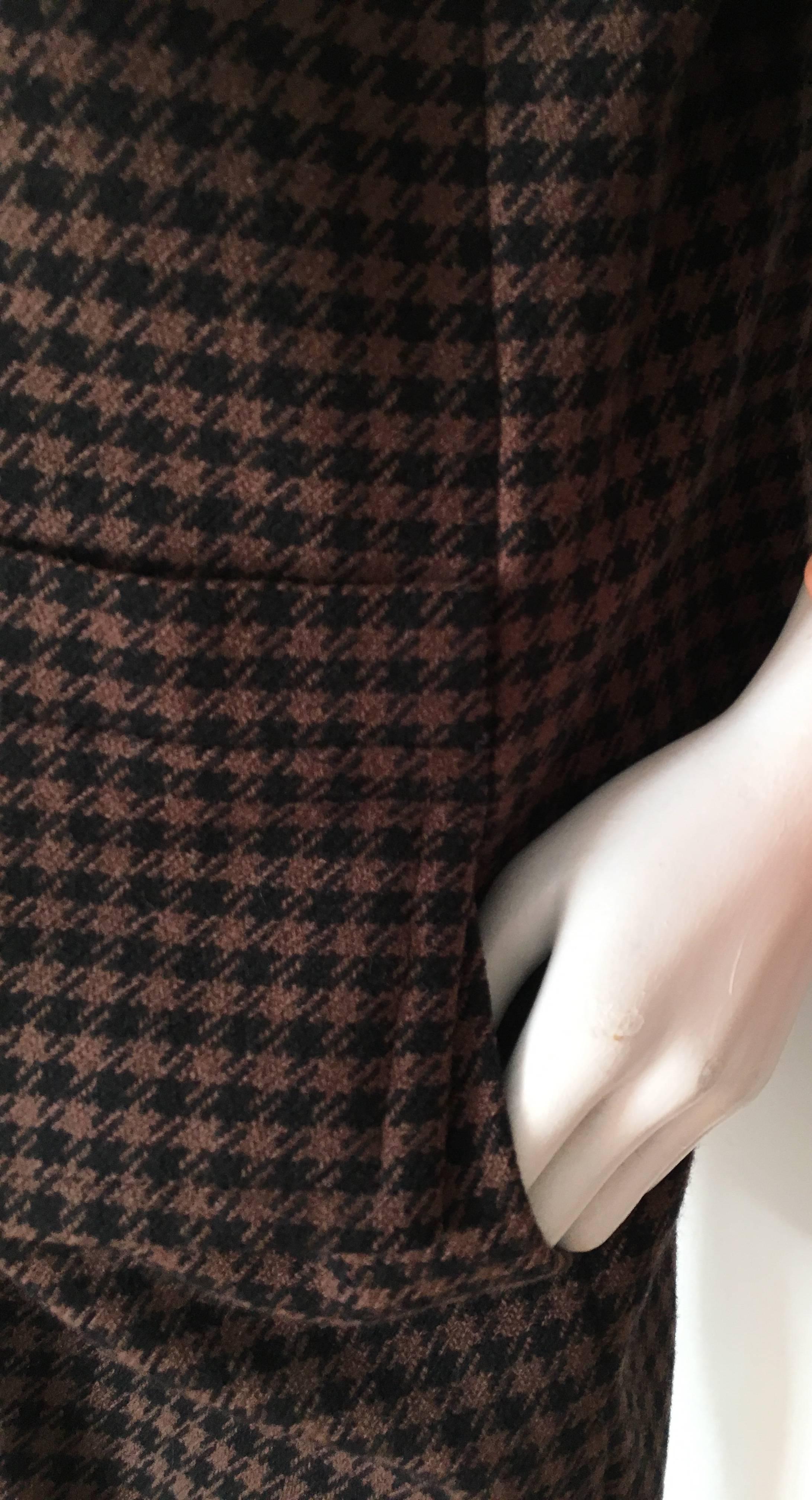 Nina Ricci 1970s Wool Brown and Black Houndstooth Jacket and Skirt Set Size 6. For Sale 4