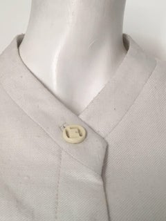 Louis Feraud by Andre Peters White Nubby Silk Cropped Jacket Size 6.