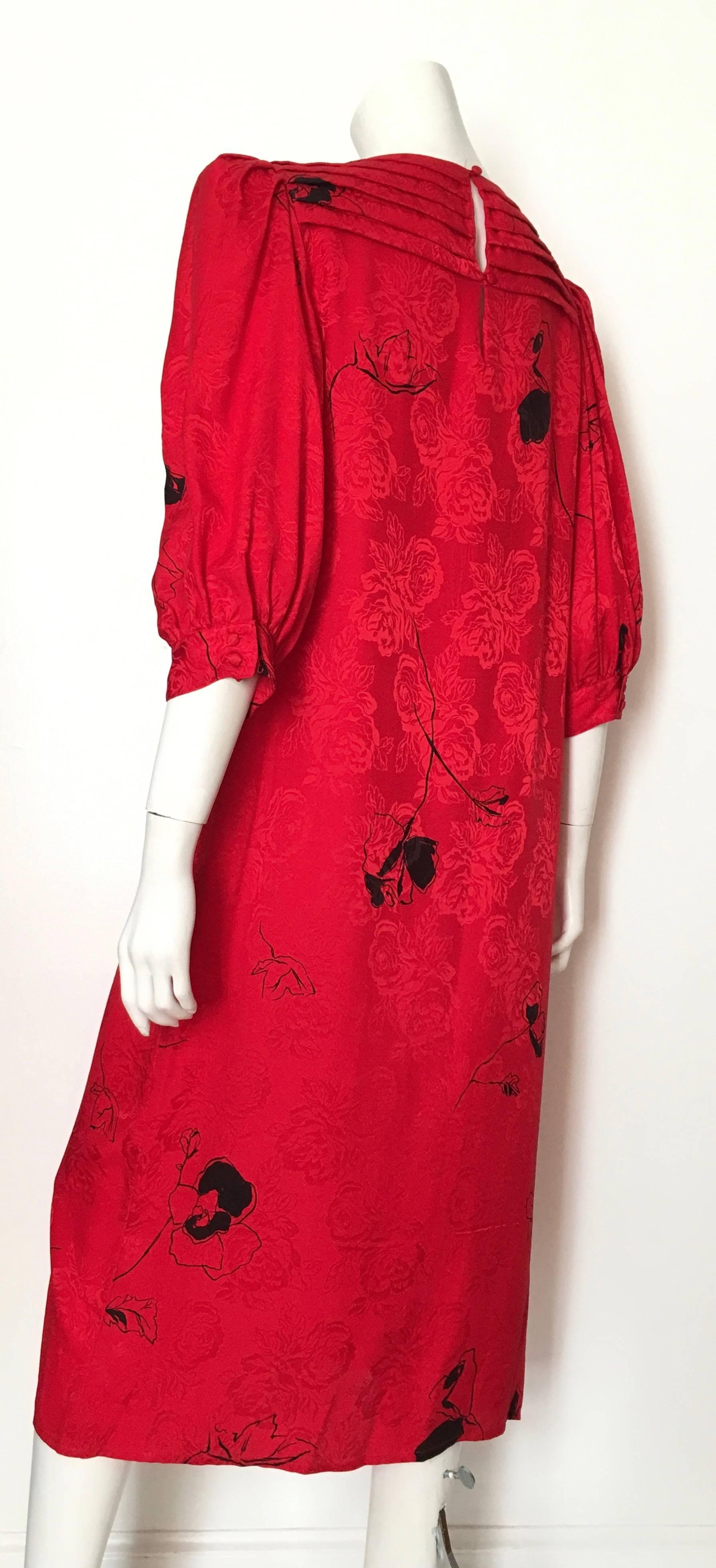 Flora Kung Special Edition 1980s Red Silk Floral Dress Size 8. For Sale 3