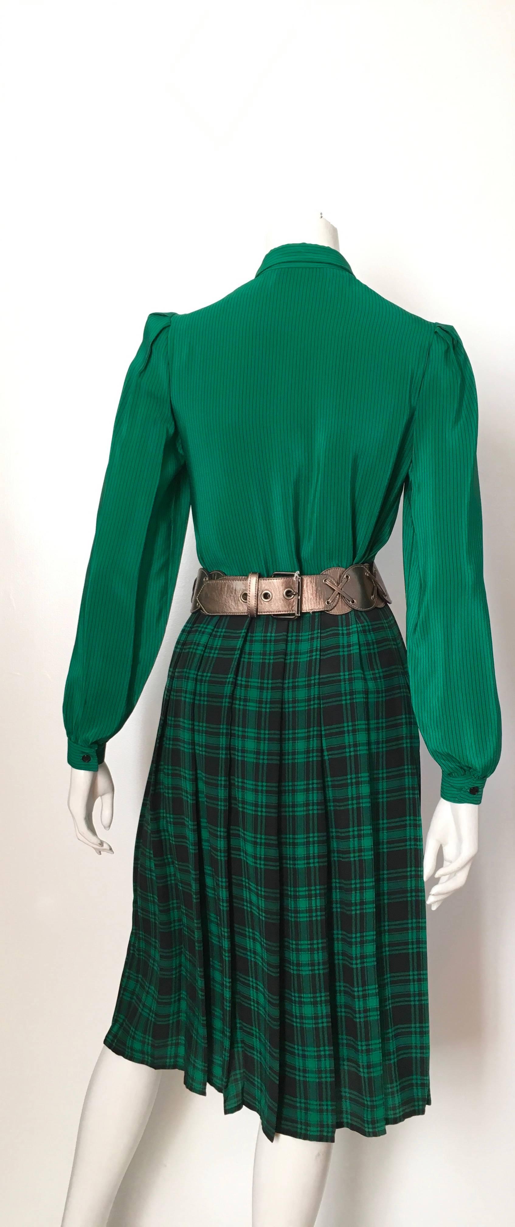 Oscar de la Renta 1980s Silk Striped Blouse & Plaid Pleated Skirt Size 4. In Excellent Condition In Atlanta, GA