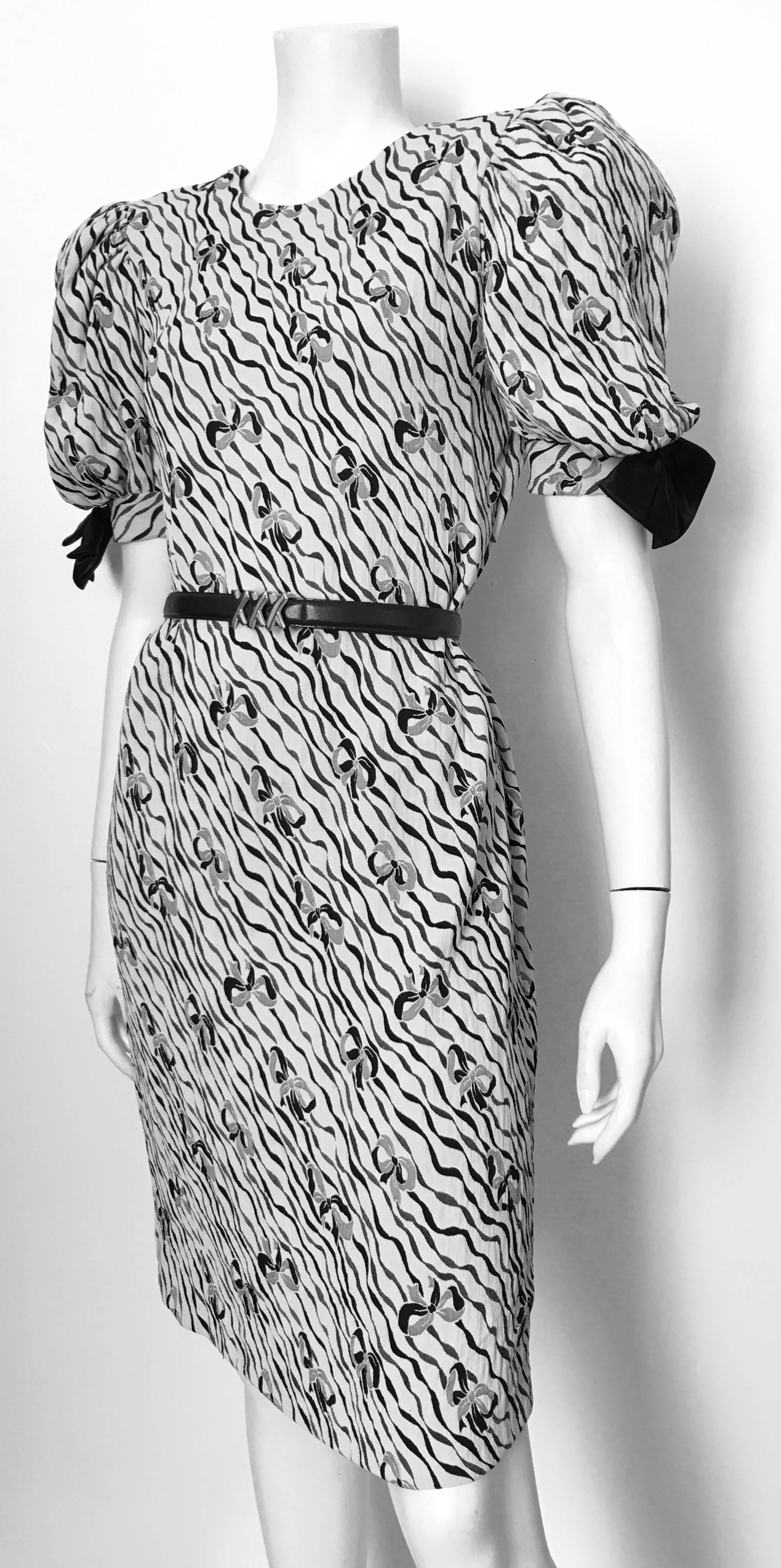 Pierre Cardin 1980s Bow Pattern Evening Dress Size 10. For Sale 2