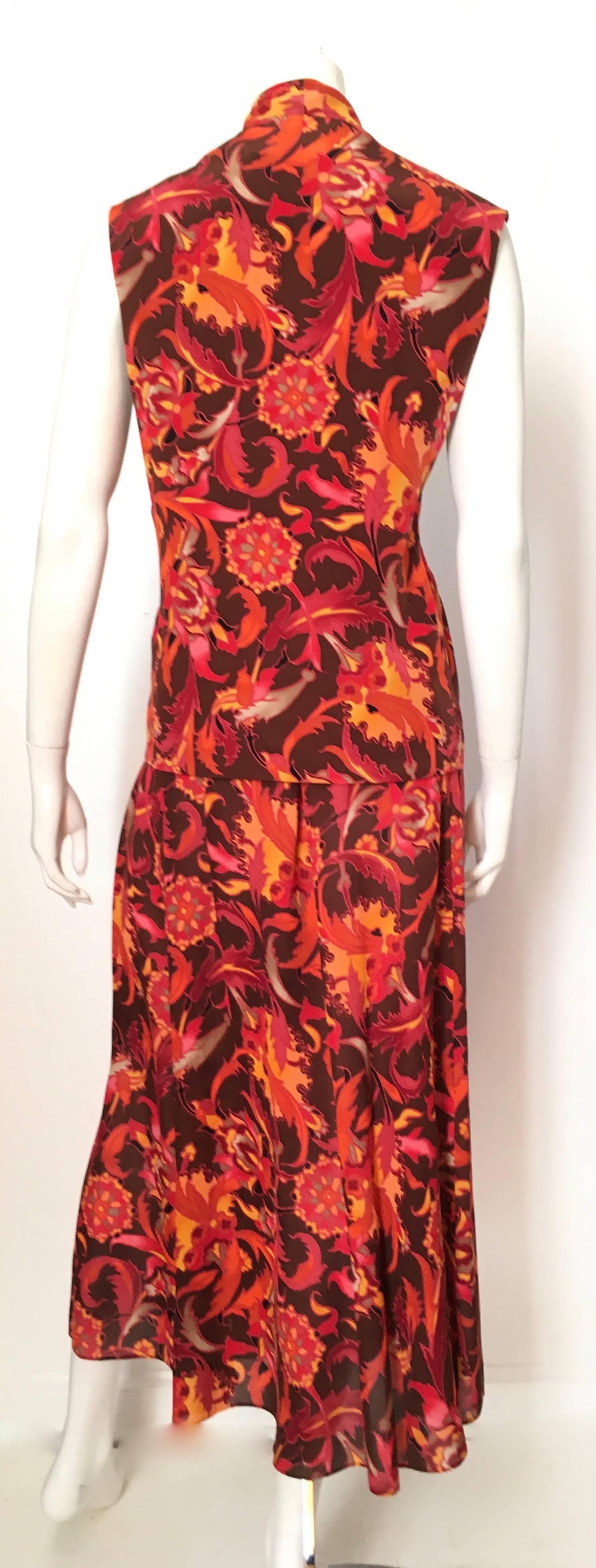 Diane Von Furstenberg 1980s Silk Floral Vest & Skirt Set Size Small. In Excellent Condition For Sale In Atlanta, GA