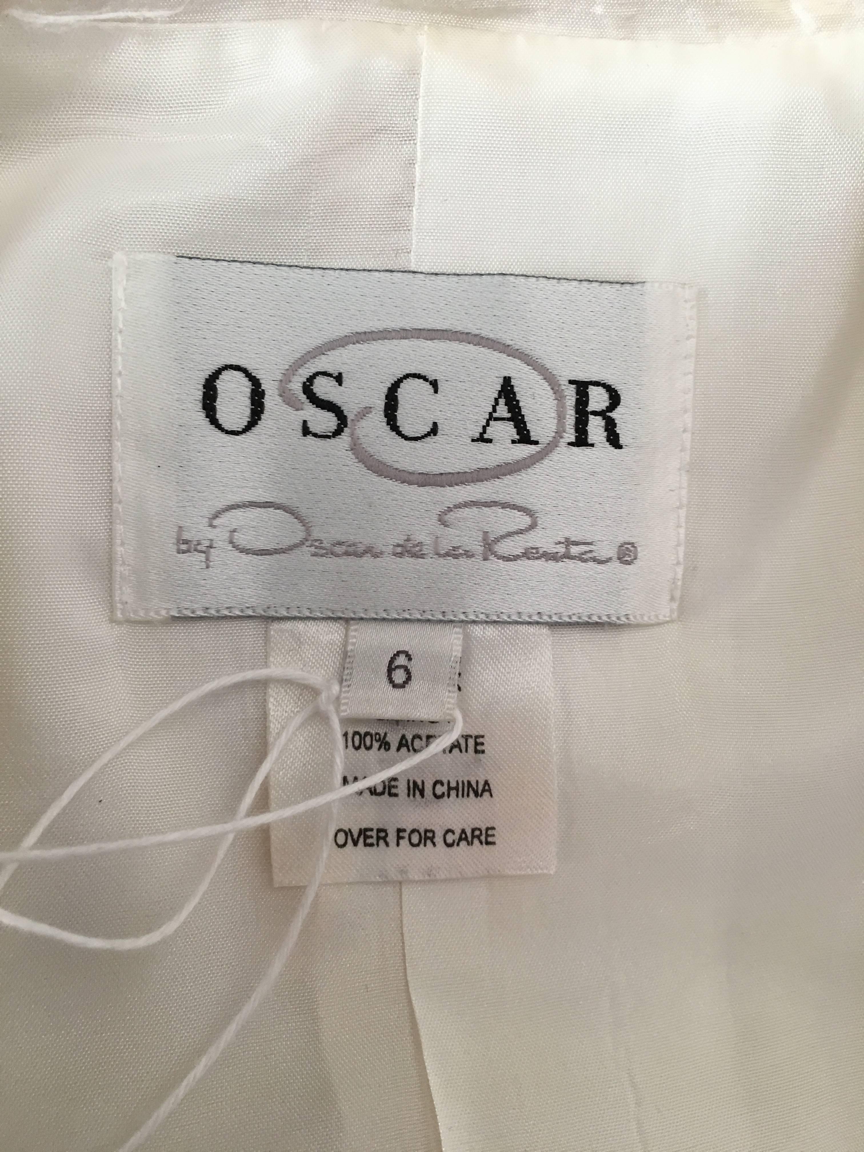Oscar de la Renta White Silk Evening Jacket  Size 6. For Sale 6