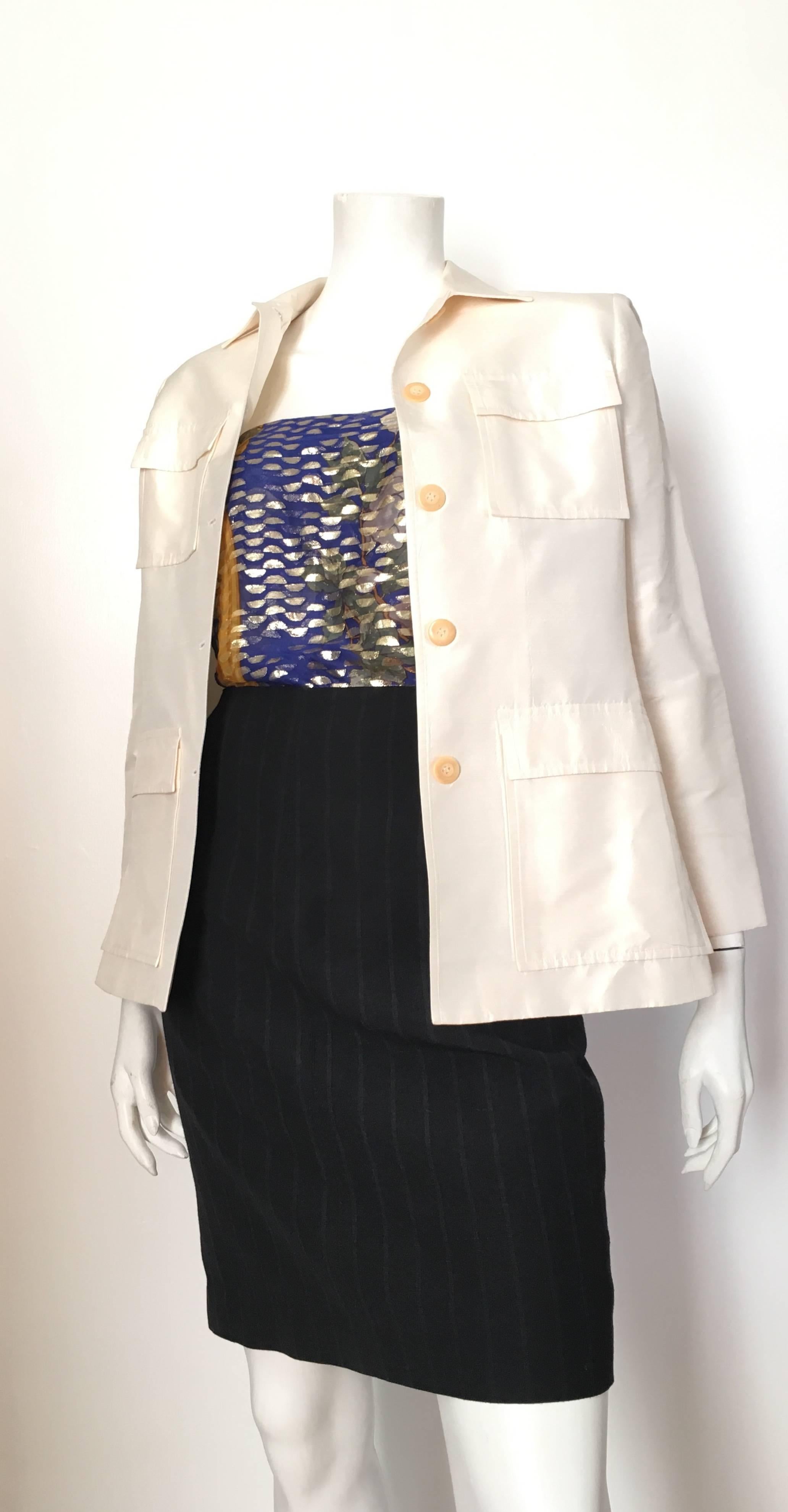 Oscar de la Renta White Silk Evening Jacket  Size 6. For Sale 5