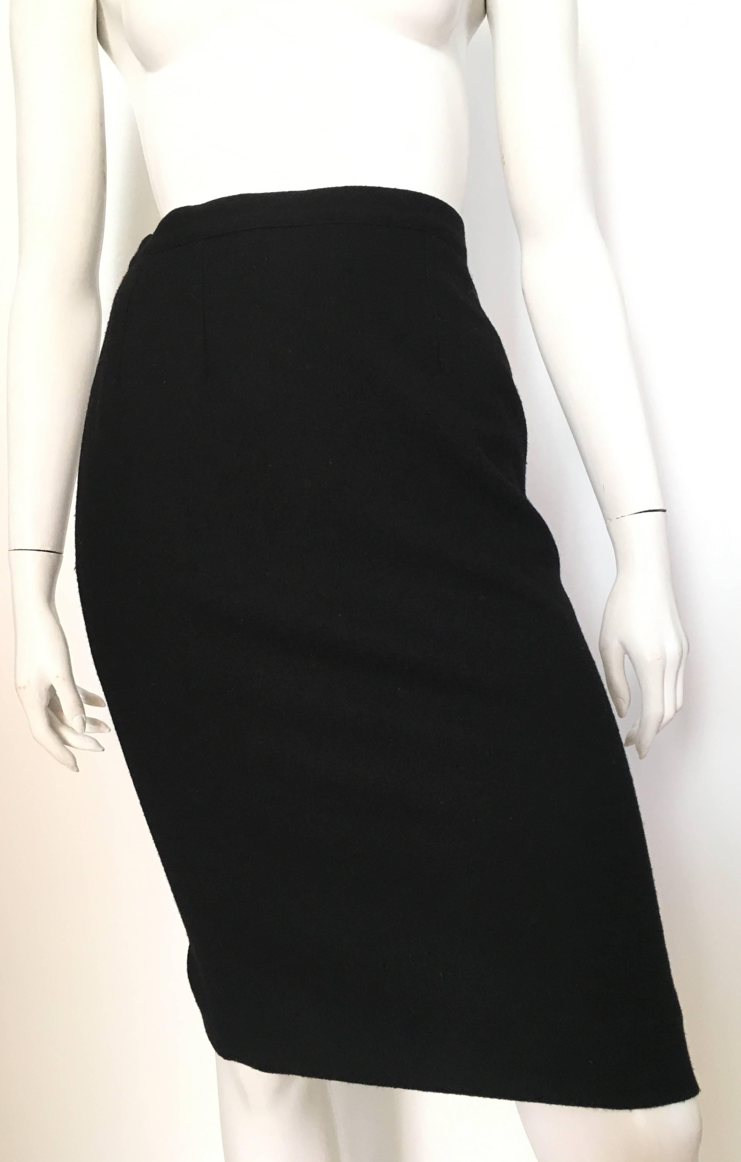 Guy Laroche Black Wool Pencil Skirt Size 4. For Sale 3