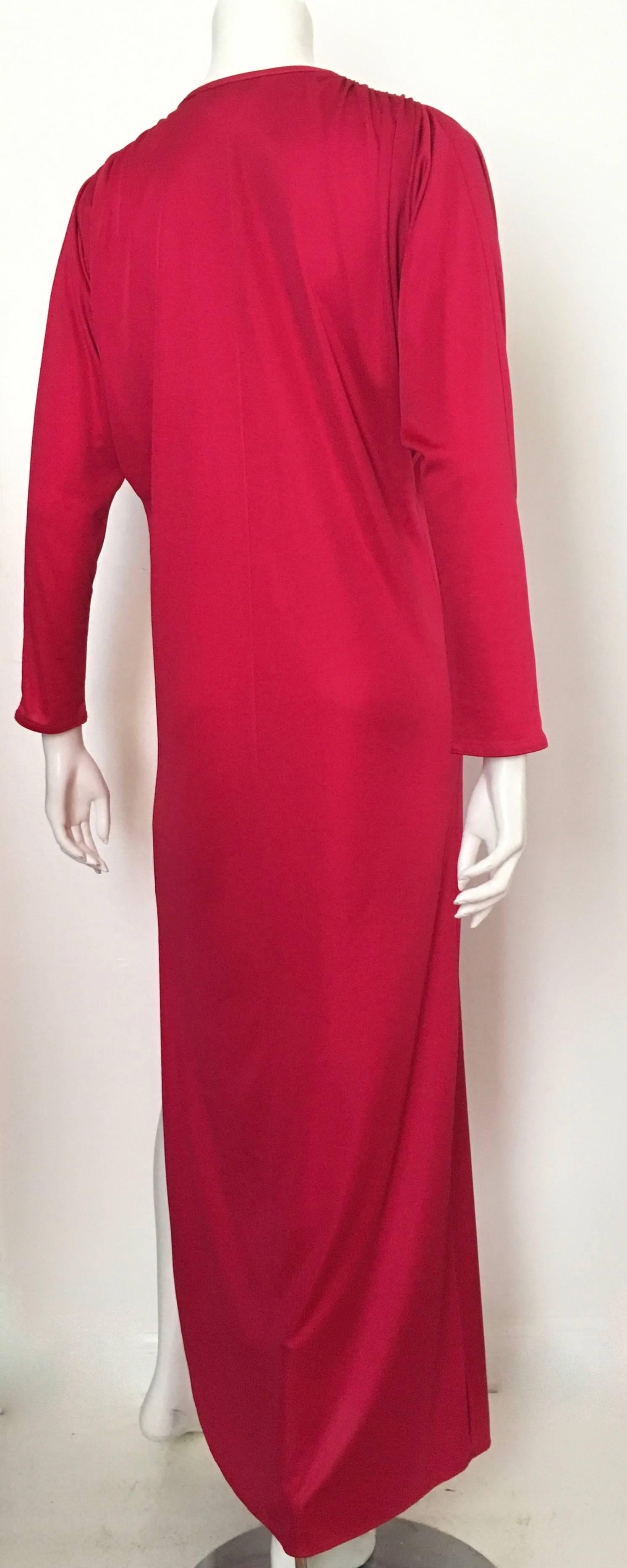 Women's or Men's Swirl 1980s Raspberry Evening Dress Gown Size 6.  For Sale