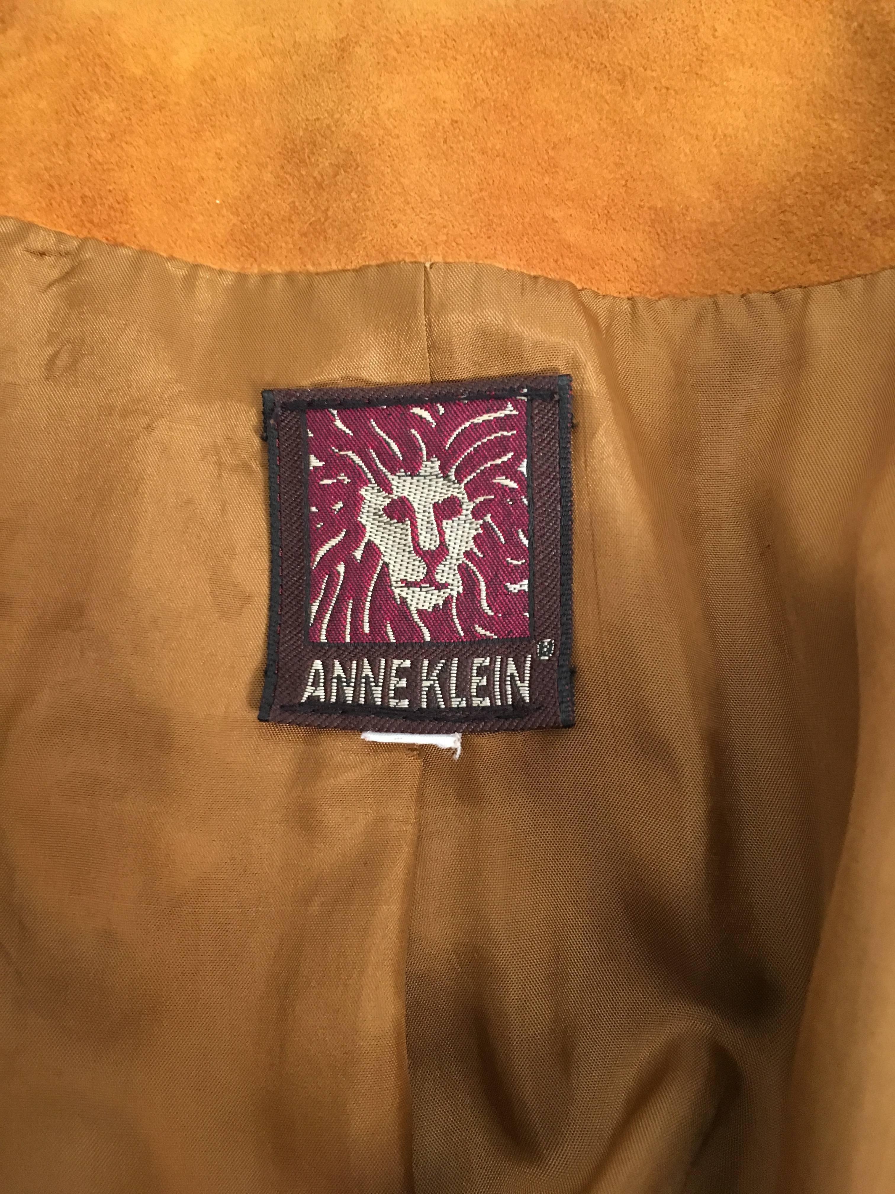 Anne Klein by Donna Karan 1980s Tan Suede Bolero Jacket Size 10 / 12. For Sale 2