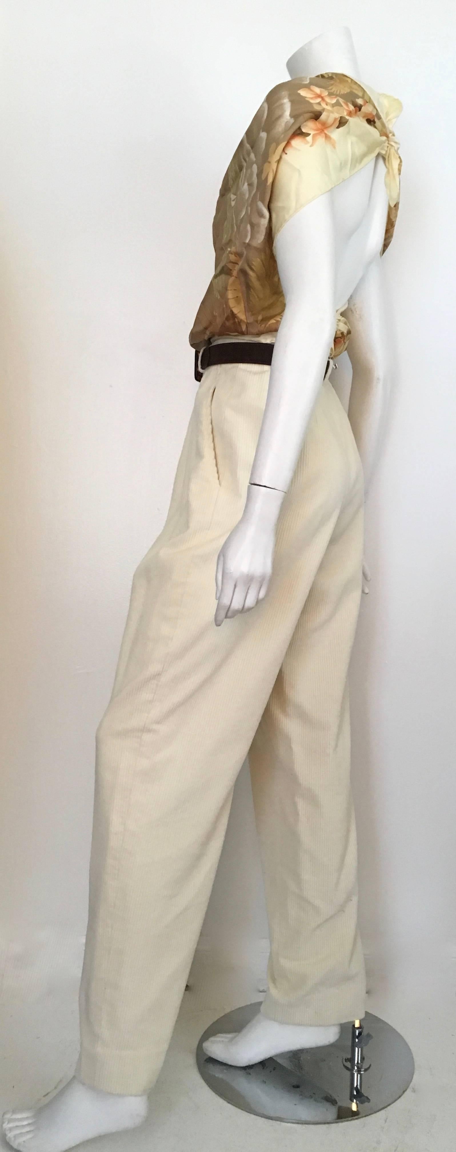 Yves Saint Laurent Rive Gauche Cream Corduroy Pants with Pockets Size 4.  In Excellent Condition In Atlanta, GA