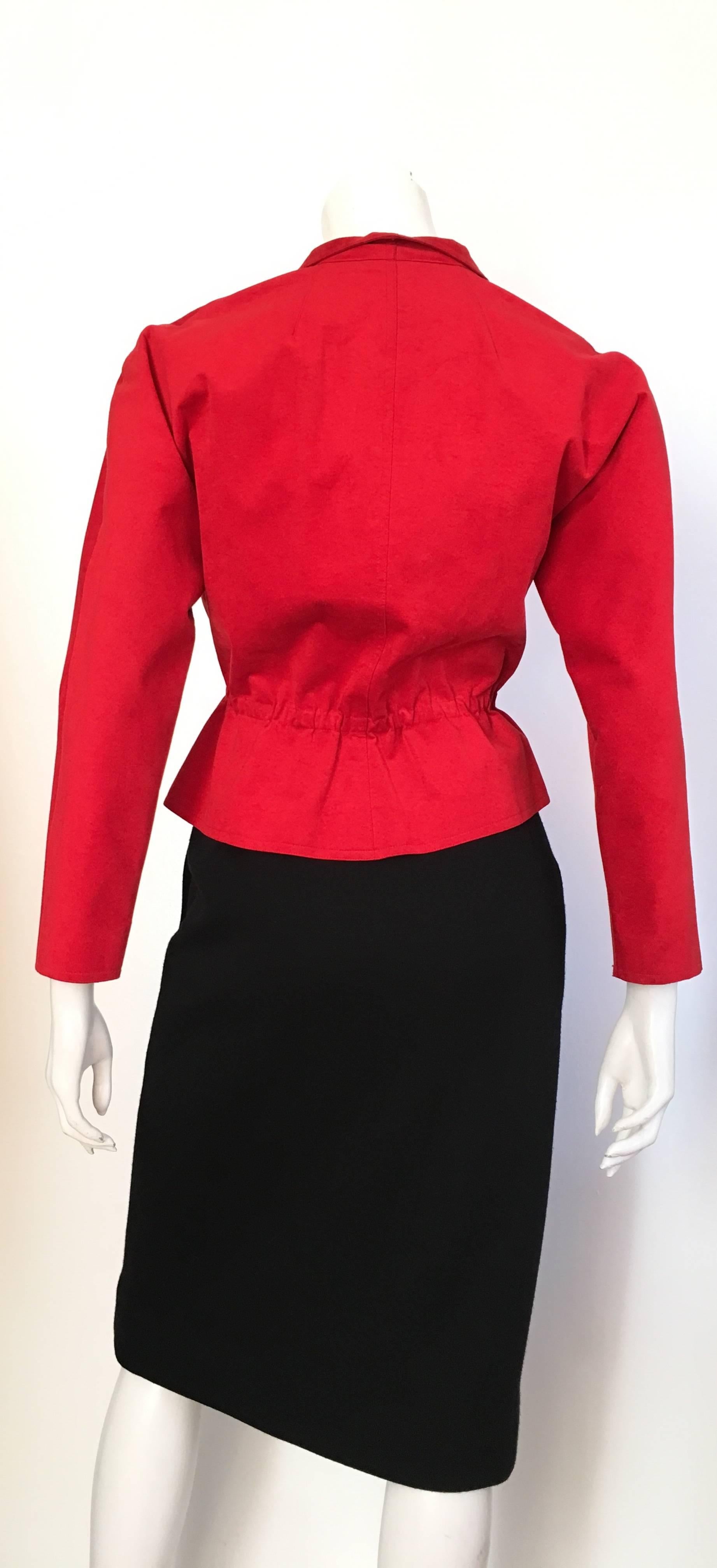 Halston 1970s Red Ultra Suede Peplum Jacket and Black Wool Pencil Skirt Size 4  im Zustand „Hervorragend“ im Angebot in Atlanta, GA