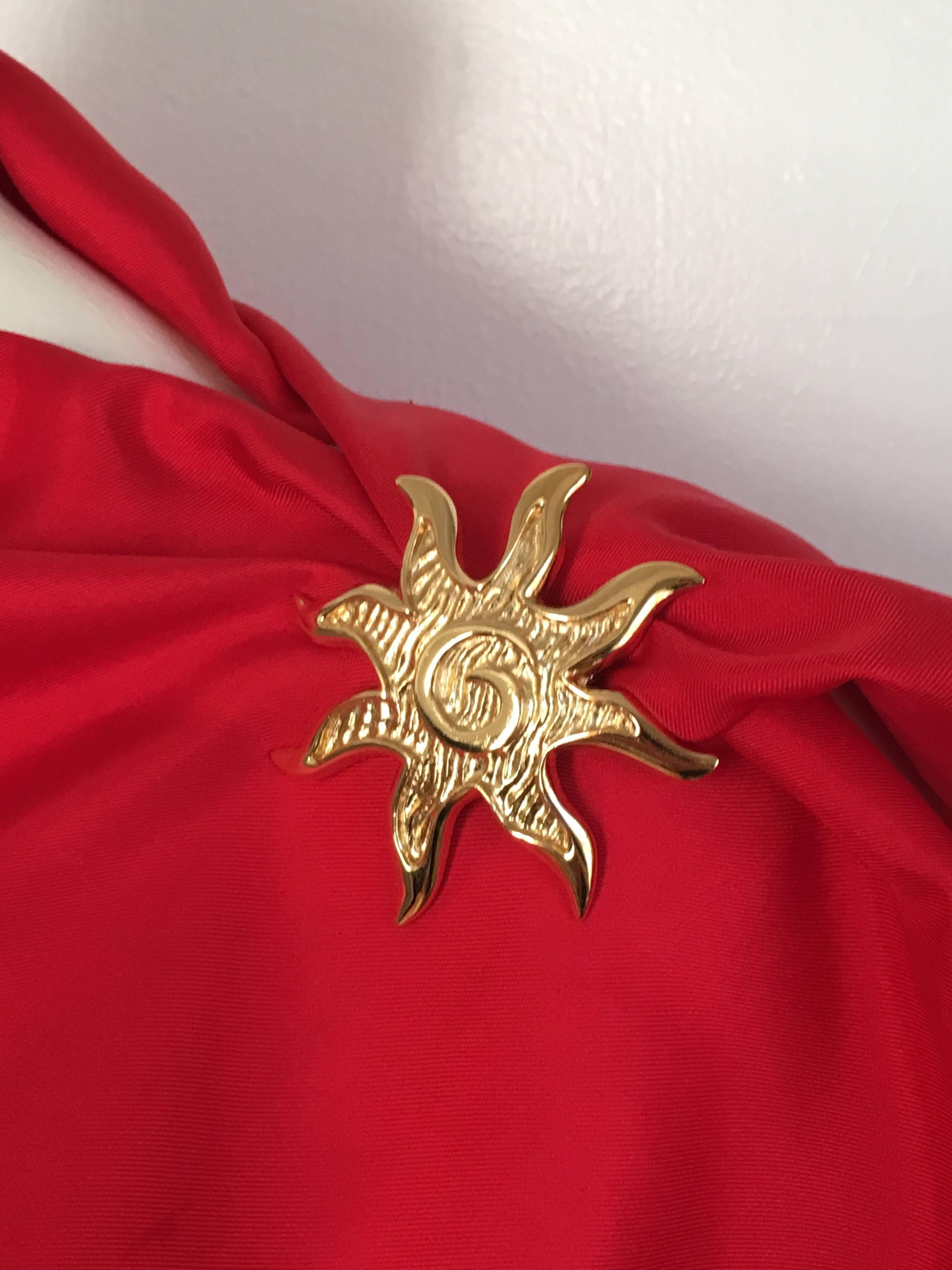 Givenchy Gold Swirl Star Pin / Brooch  For Sale 4