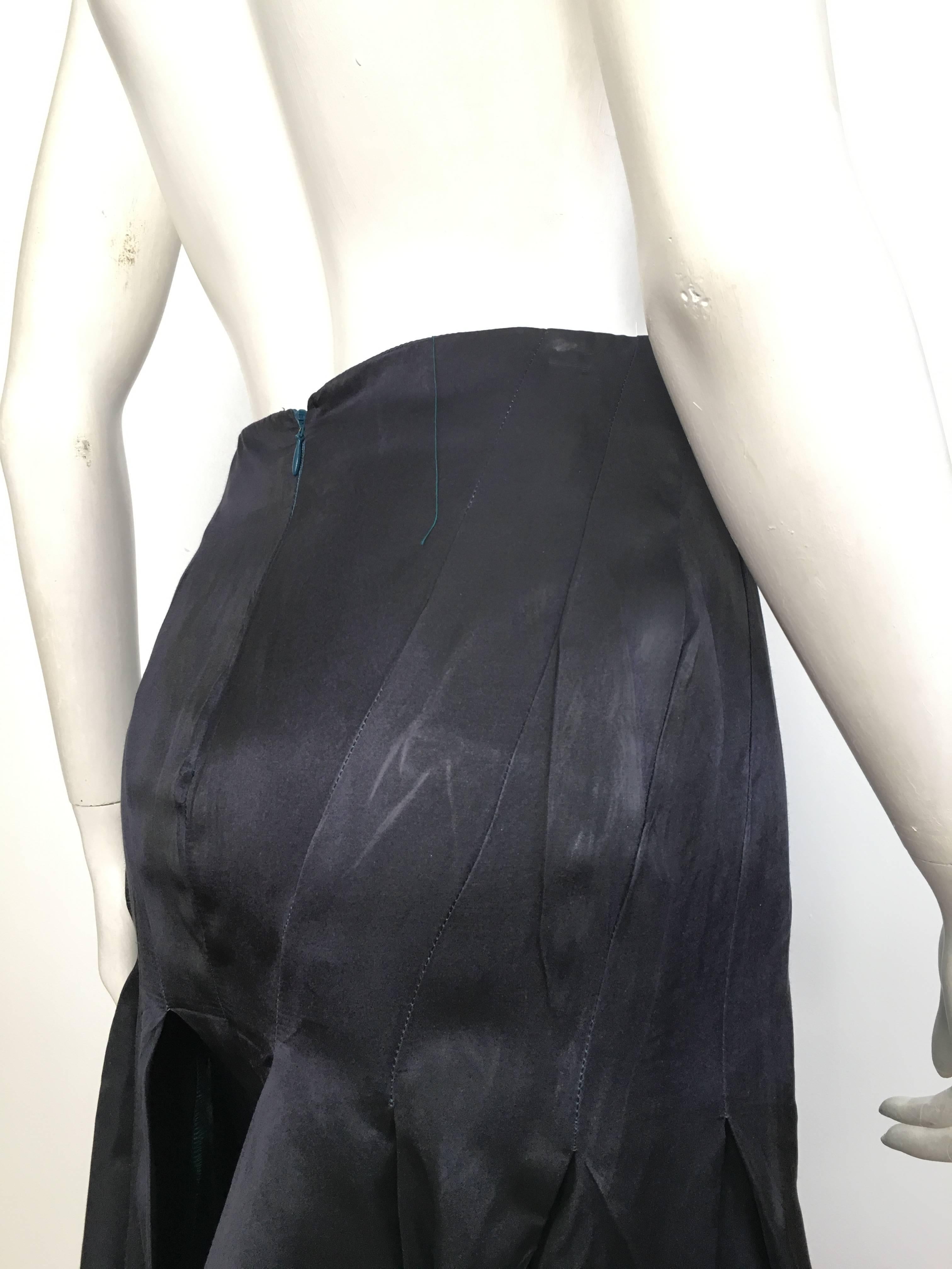 Women's or Men's Alexander McQueen Navy Silk Skirt Size 6 / 44.  For Sale