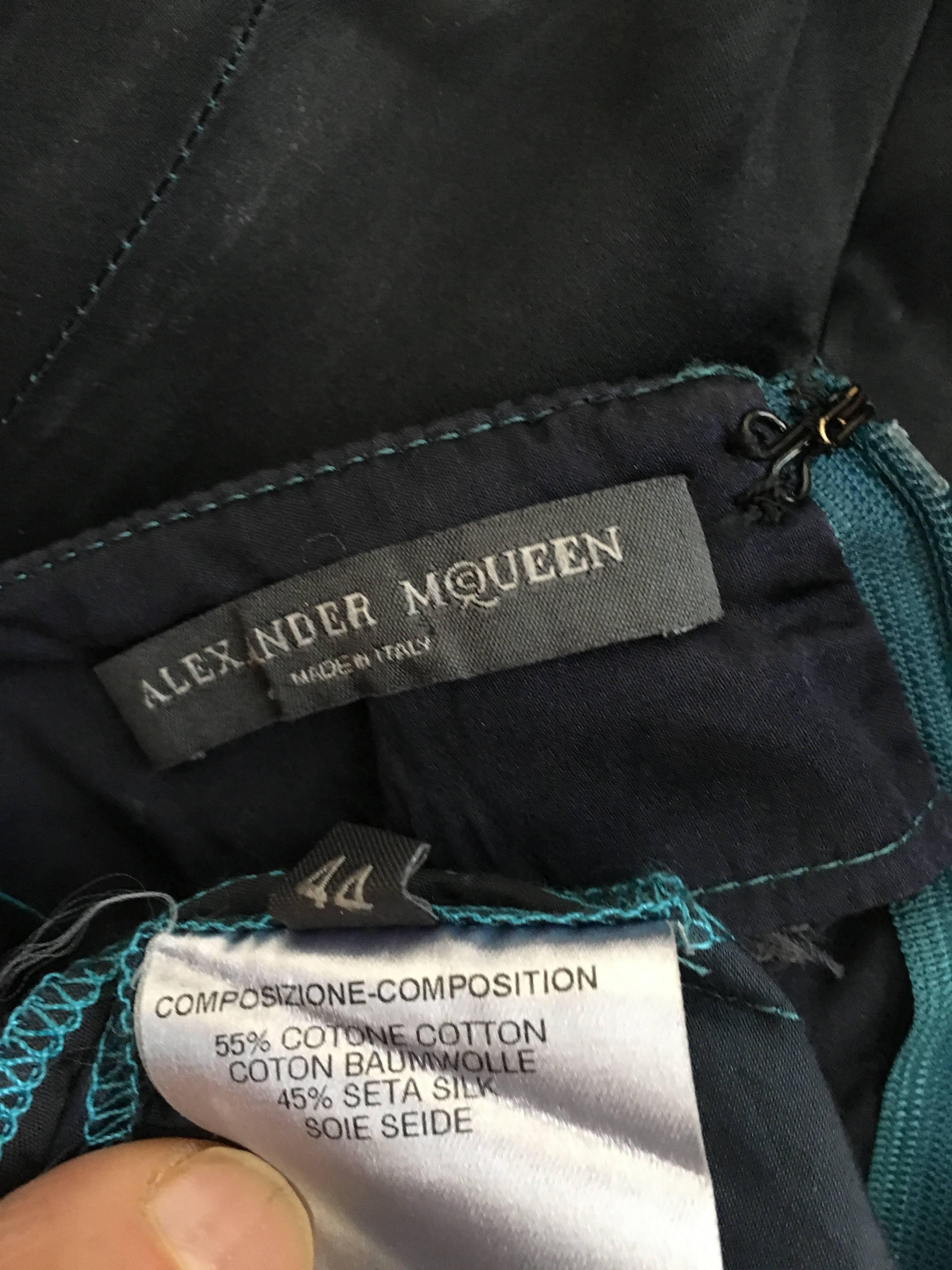 Alexander McQueen Navy Silk Skirt Size 6 / 44.  For Sale 5