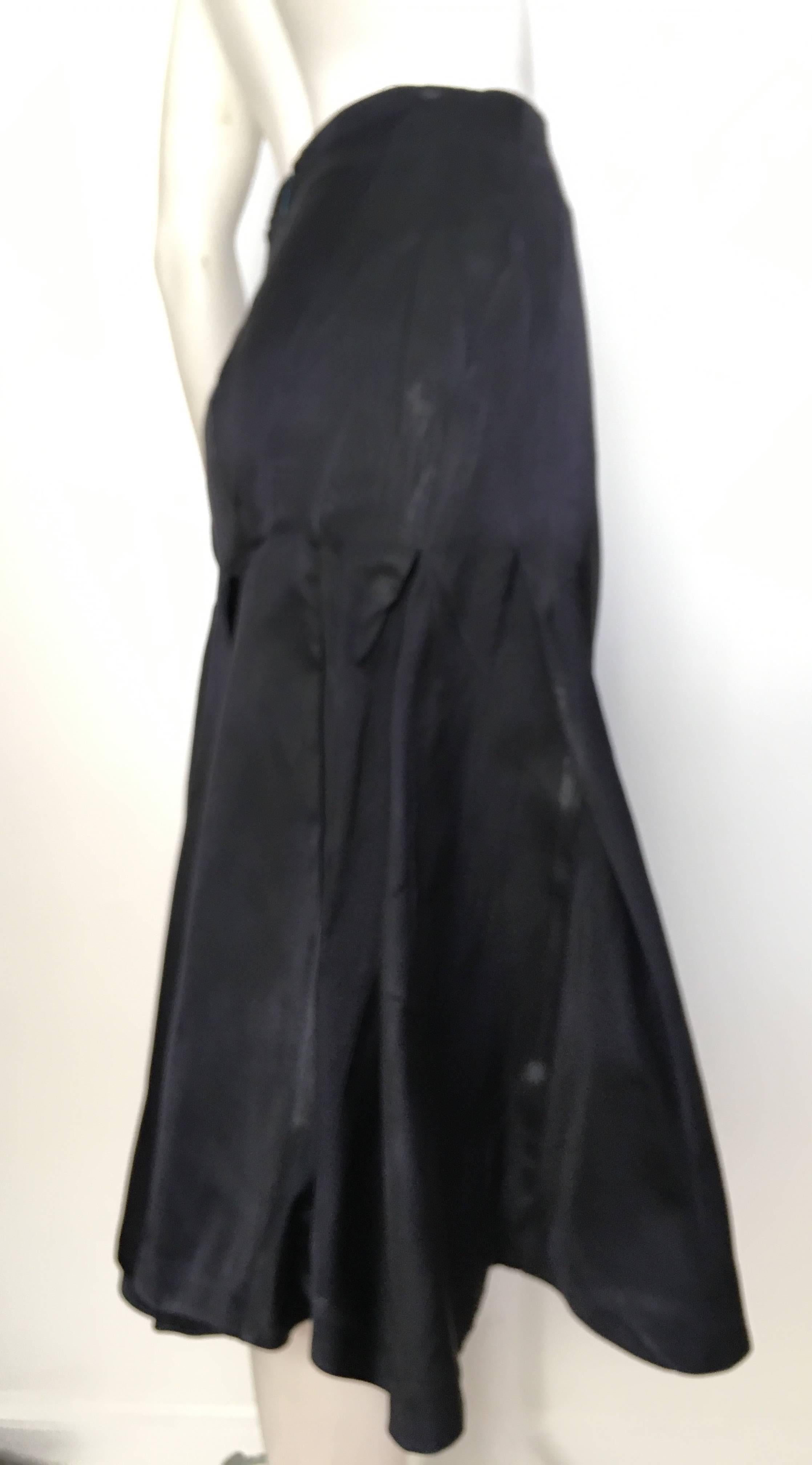 Alexander McQueen Navy Silk Skirt Size 6 / 44.  For Sale 4