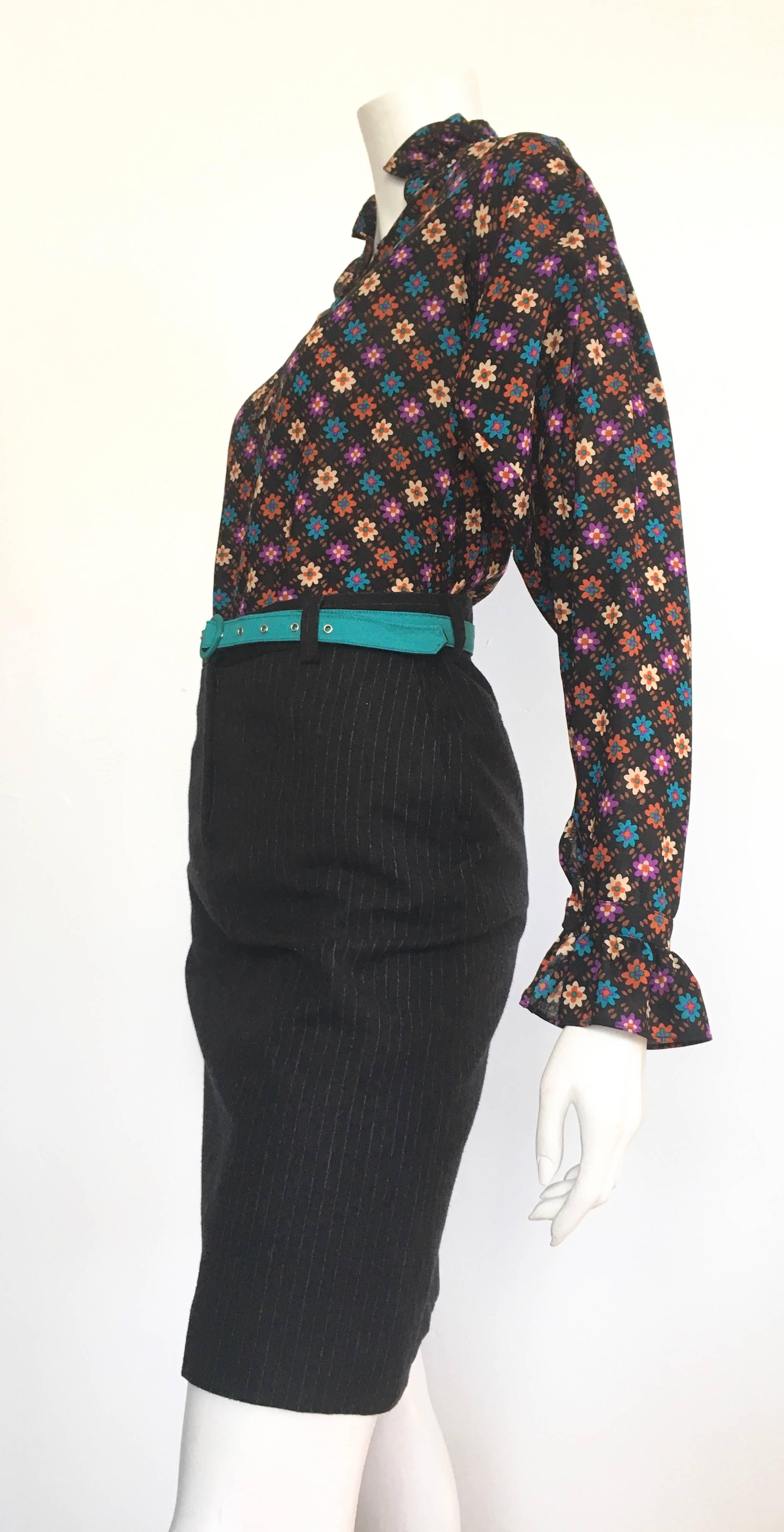 Dries Van Noten Black Pen Strip Wool Skirt with Pockets Size 4/6. For Sale 2