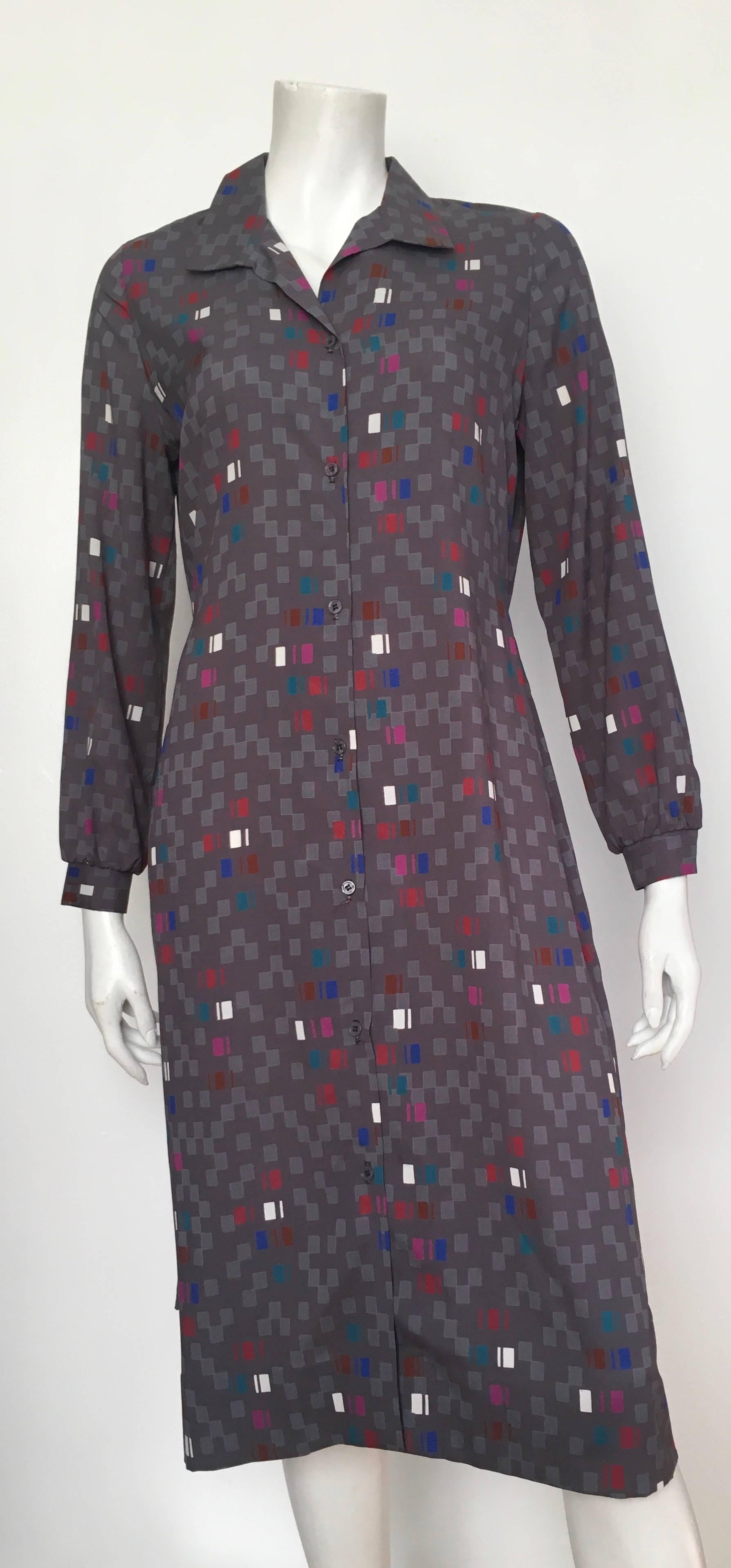 Pierre Balmain 1980s Button Down Shirt Dress with Belt Size 8 / 10. For Sale 4