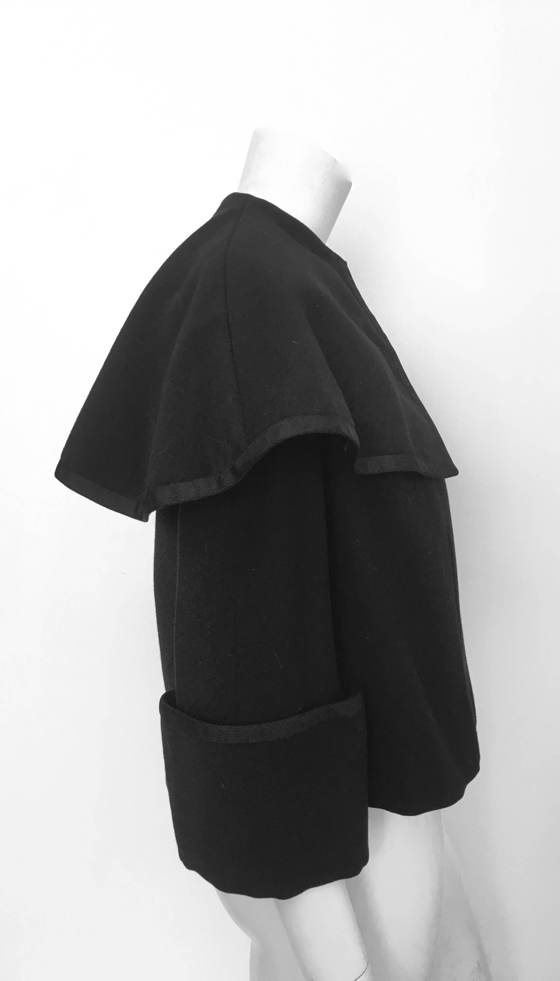 Traina-Norell 1950s Black Wool Cropped Capelet Jacket Size 6 / 8. For Sale 1
