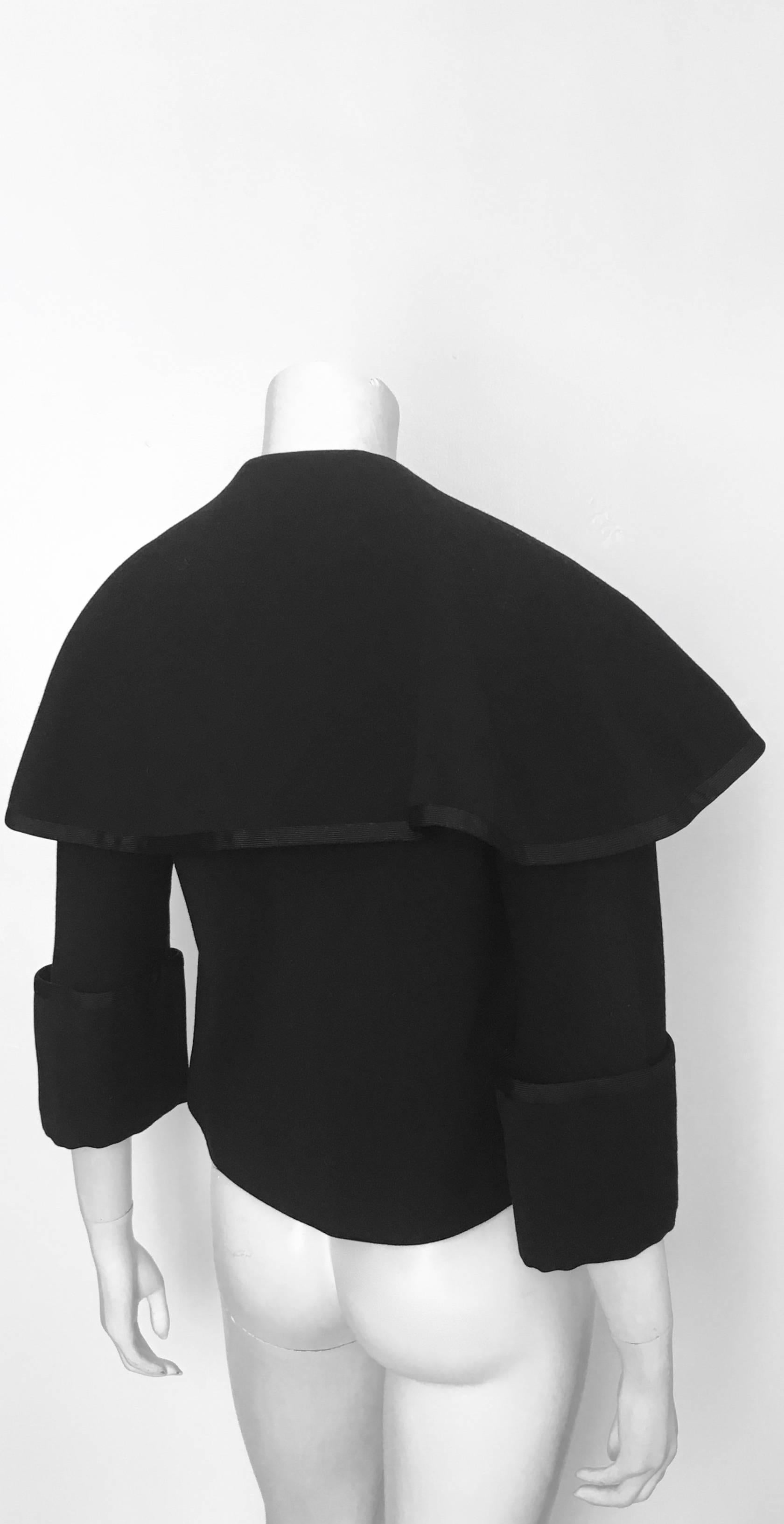 Traina-Norell 1950s Black Wool Cropped Capelet Jacket Size 6 / 8. For Sale 2