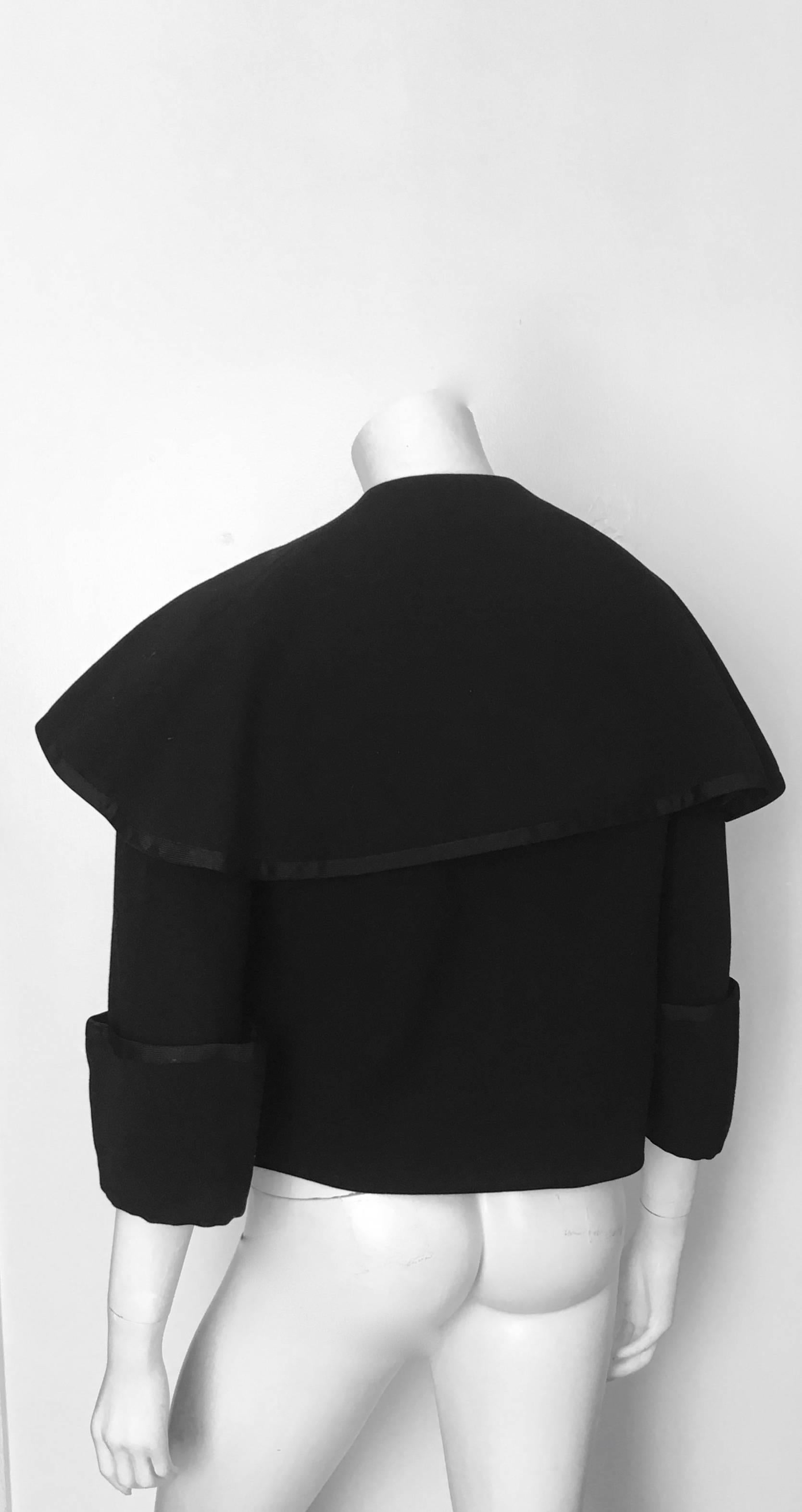 Traina-Norell 1950s Black Wool Cropped Capelet Jacket Size 6 / 8. For Sale 3