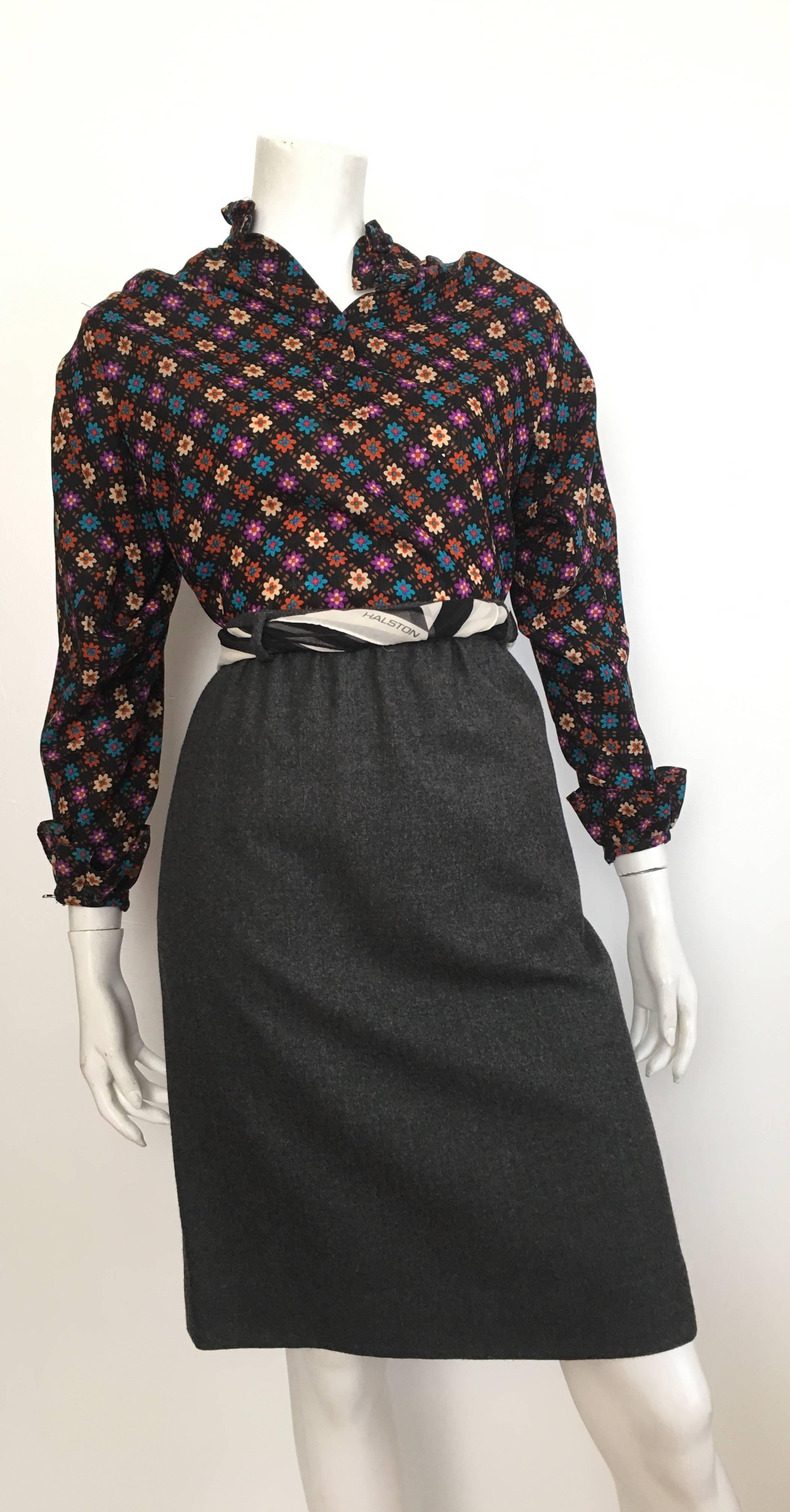 Black Valentino Grey Wool Pencil Skirt with Pockets Size 10 / 46. For Sale