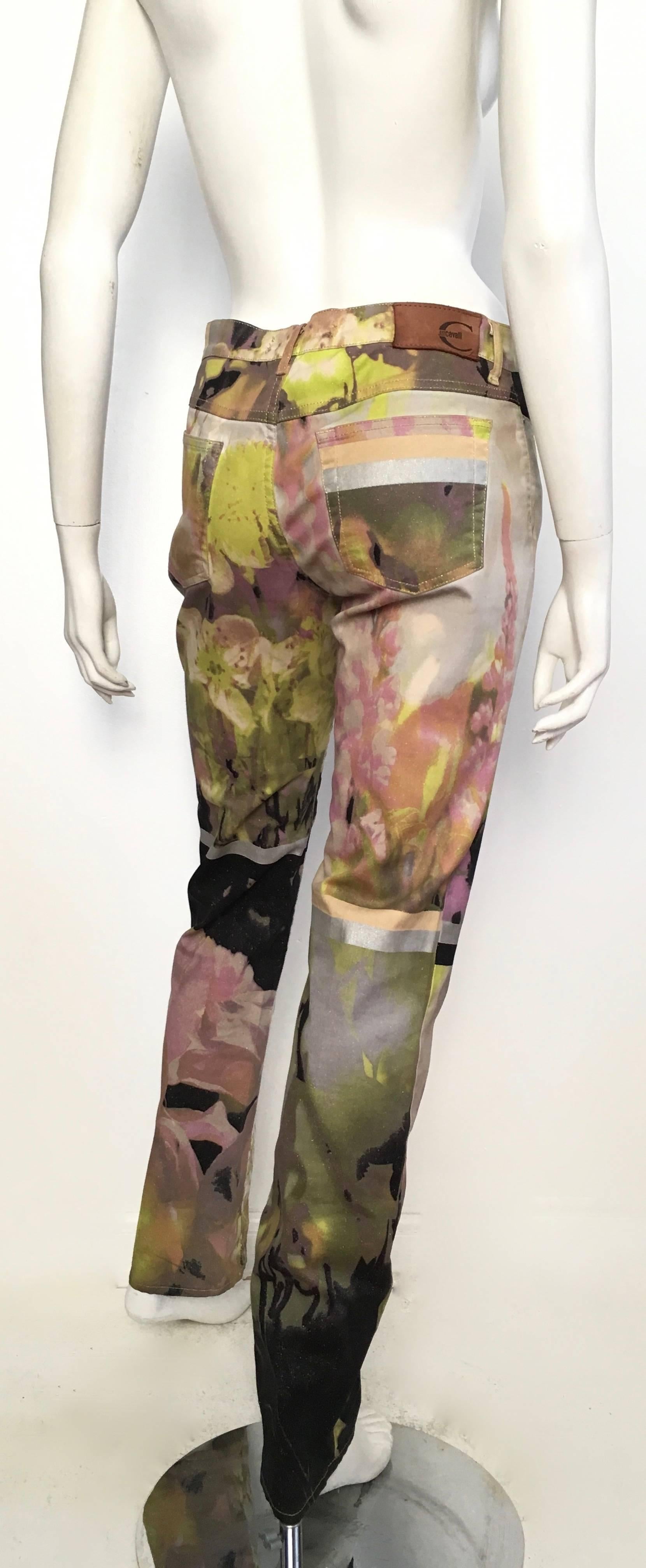Just Cavalli glitter cotton floral abstract jean pant is a Italian size 42 & USA size 4.  If you have the body type like Matilda the Mannequin does then these pants are for you...  If you look at the photo of the flower you will see the glitter in