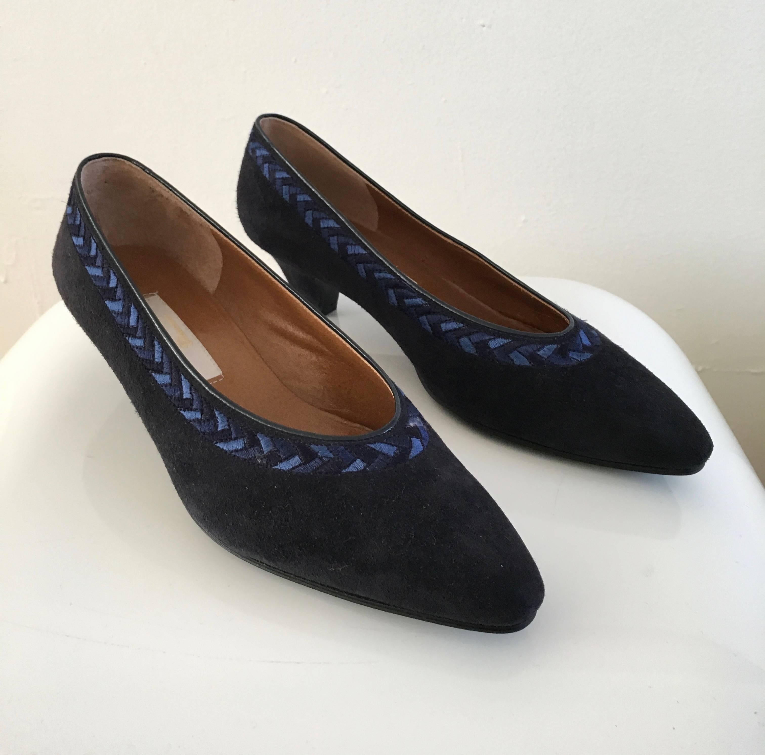 Women's or Men's Nina Ricci Navy Suede Low Heel Slip On Shoes  For Sale