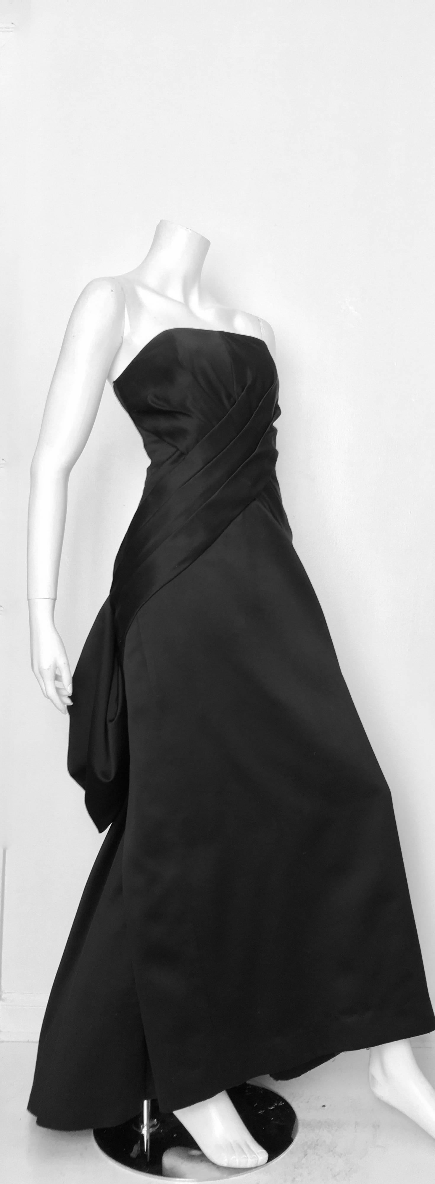 Women's or Men's Victor Costa for Bergdorf Goodman Black Strapless Red Carpet Gown Size 4, 1980s For Sale