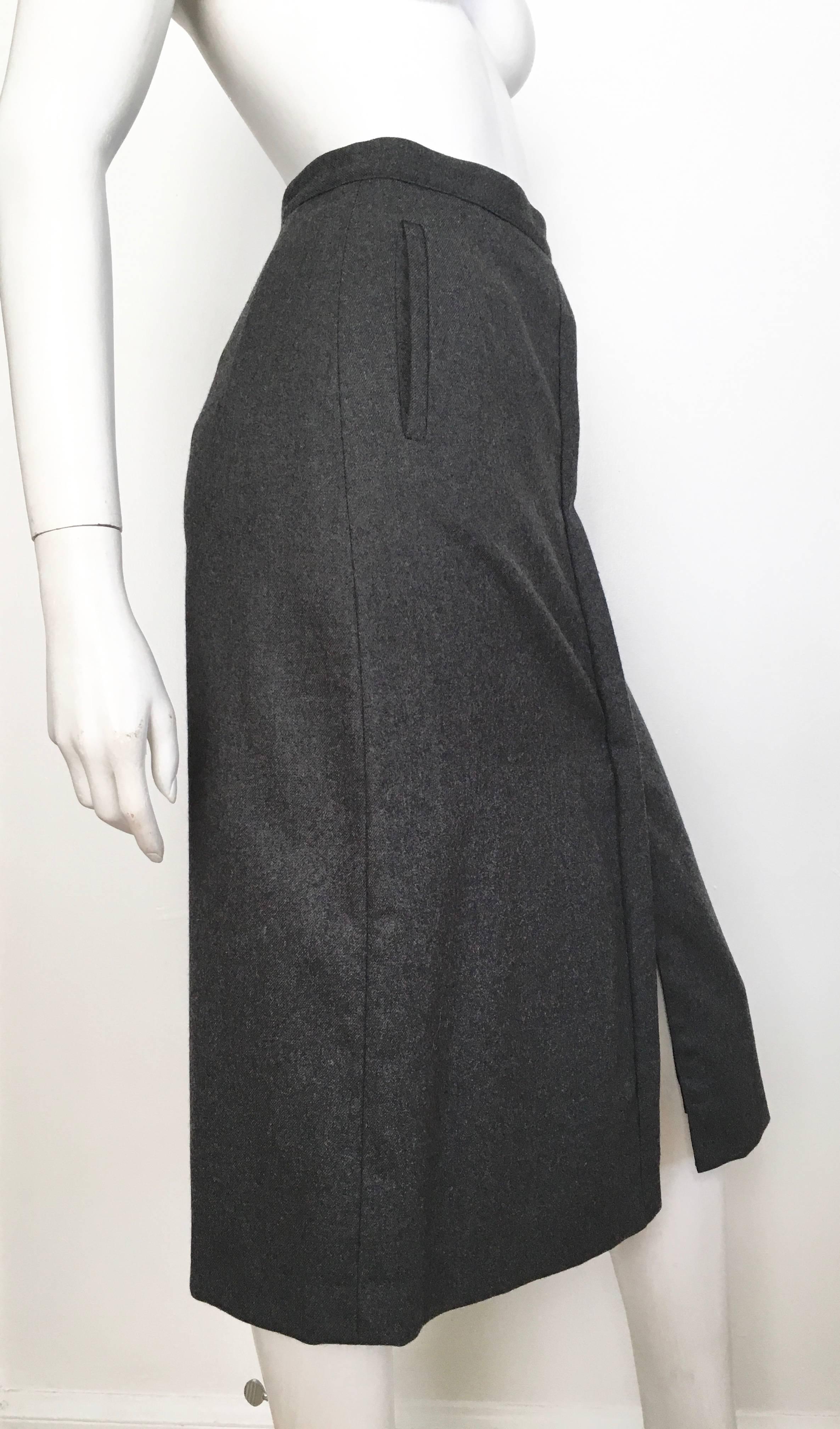Giorgio Saint' Angelo Grey Wool Straight Skirt with Pockets Size 4.  In Excellent Condition For Sale In Atlanta, GA