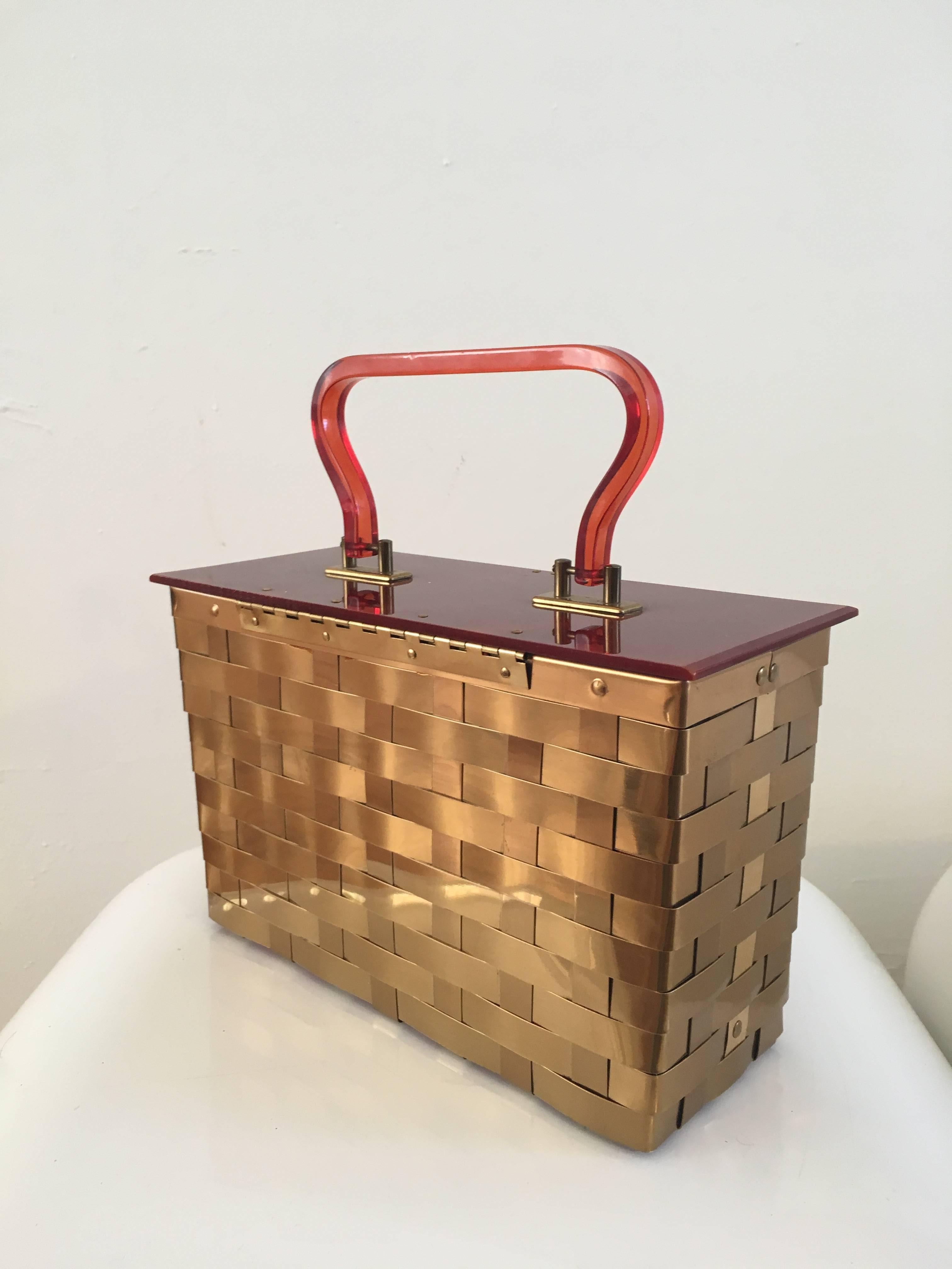 Dorset Rex of Fifth Avenue Gold Metal Basket Handbag. In Excellent Condition For Sale In Atlanta, GA