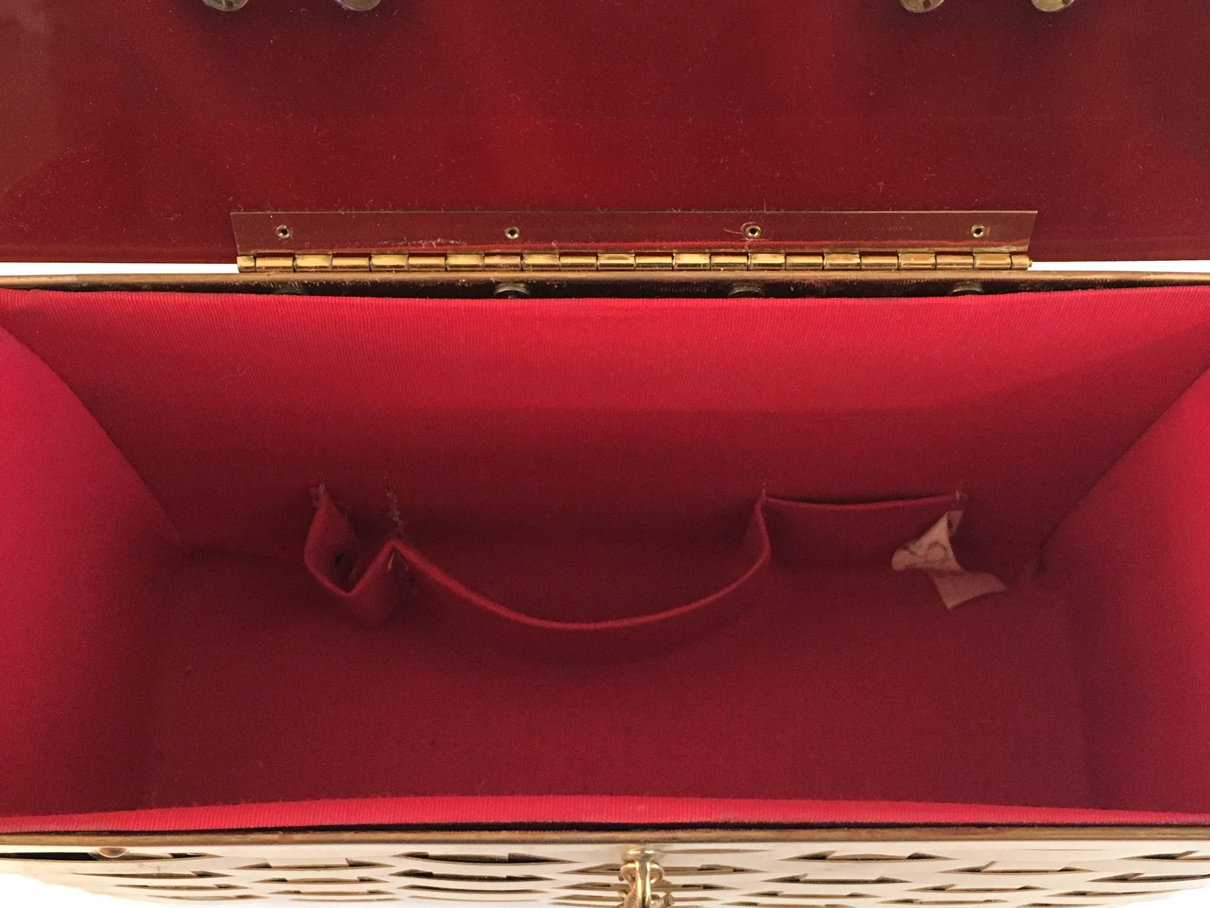 Dorset Rex of Fifth Avenue Gold Metal Basket Handbag. For Sale 1