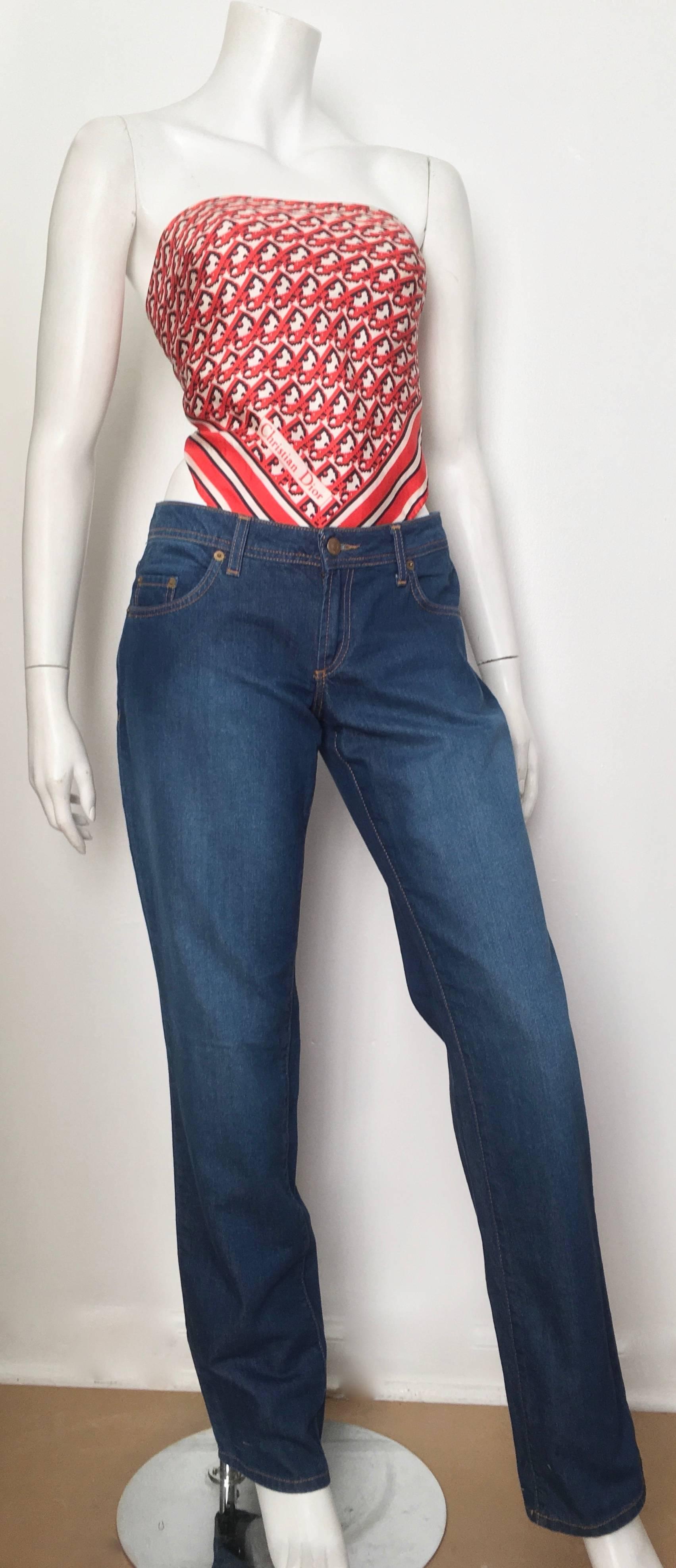 Missoni denim blue jeans is an Italian size 44 and fits like an USA size 8. These Missoni blue jeans have never been worn. 
Measurements are:
36" waist 91cm
44" hips 112cm
34" inseam 86cm
8.1/2" flat across bottom of hem