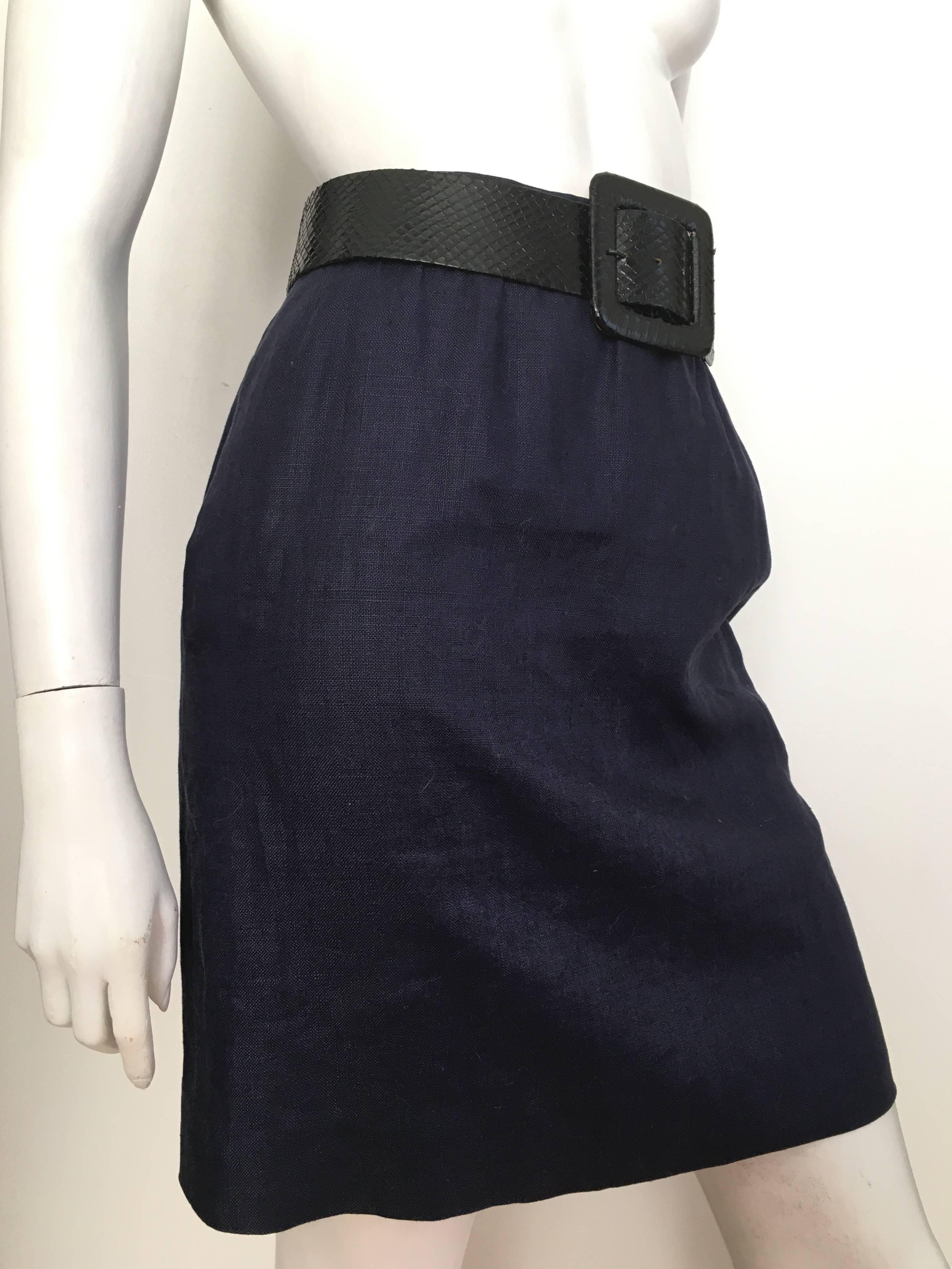 Saint Laurent Rive Gauche 1980s Navy Linen Pencil Skirt with Pockets Size 4. (Schwarz) im Angebot