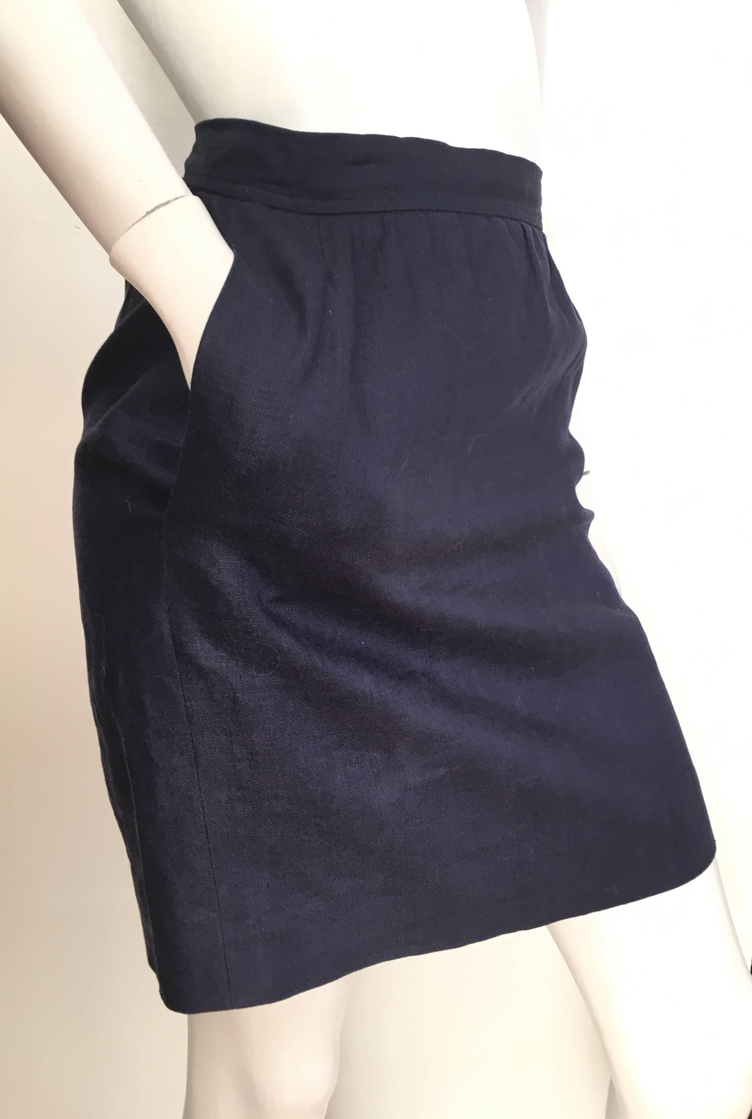 Saint Laurent Rive Gauche 1980s Navy Linen Pencil Skirt with Pockets Size 4. In Excellent Condition For Sale In Atlanta, GA