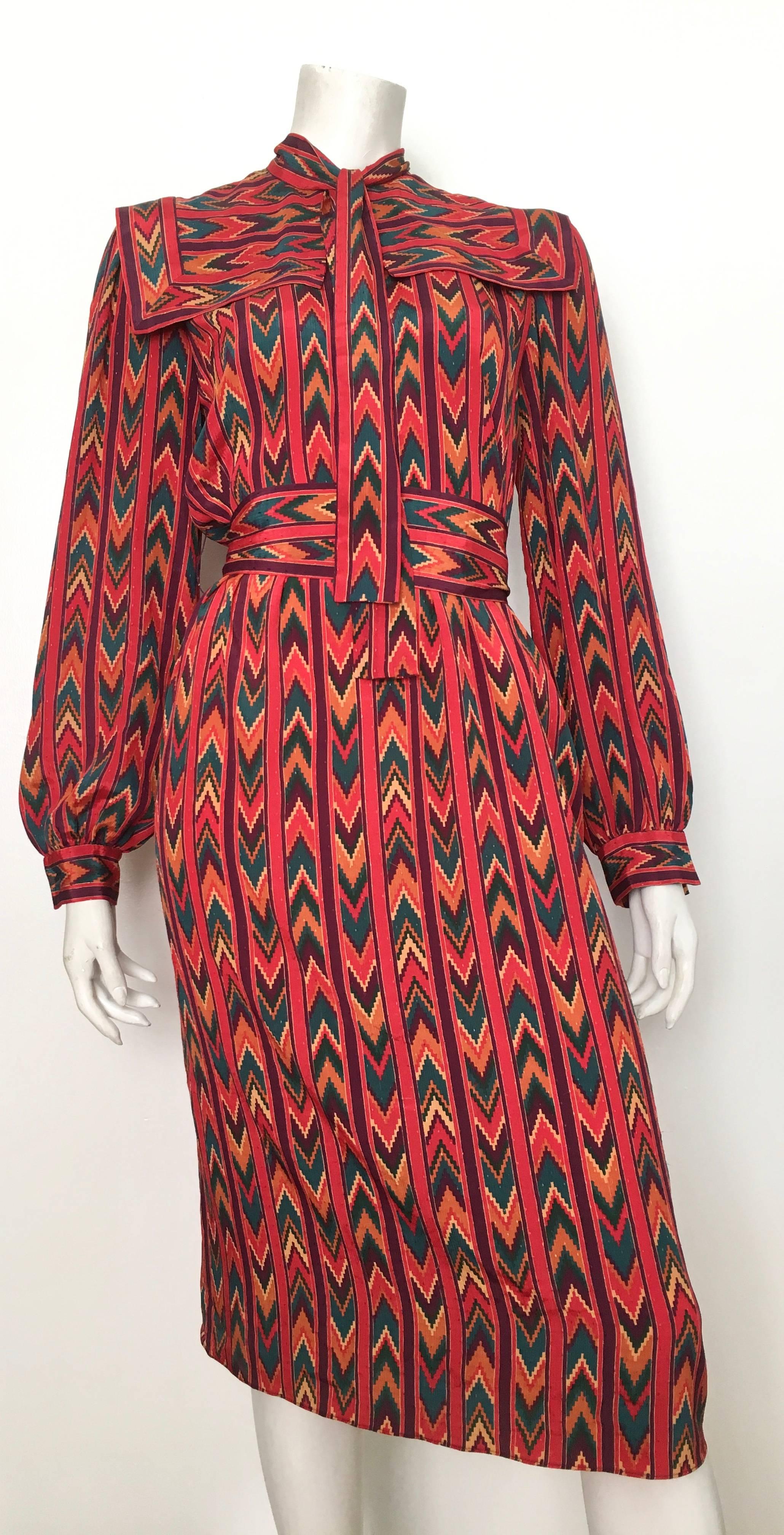 Molly Parnis 1980s Native American Print Dress Size 10. For Sale 3