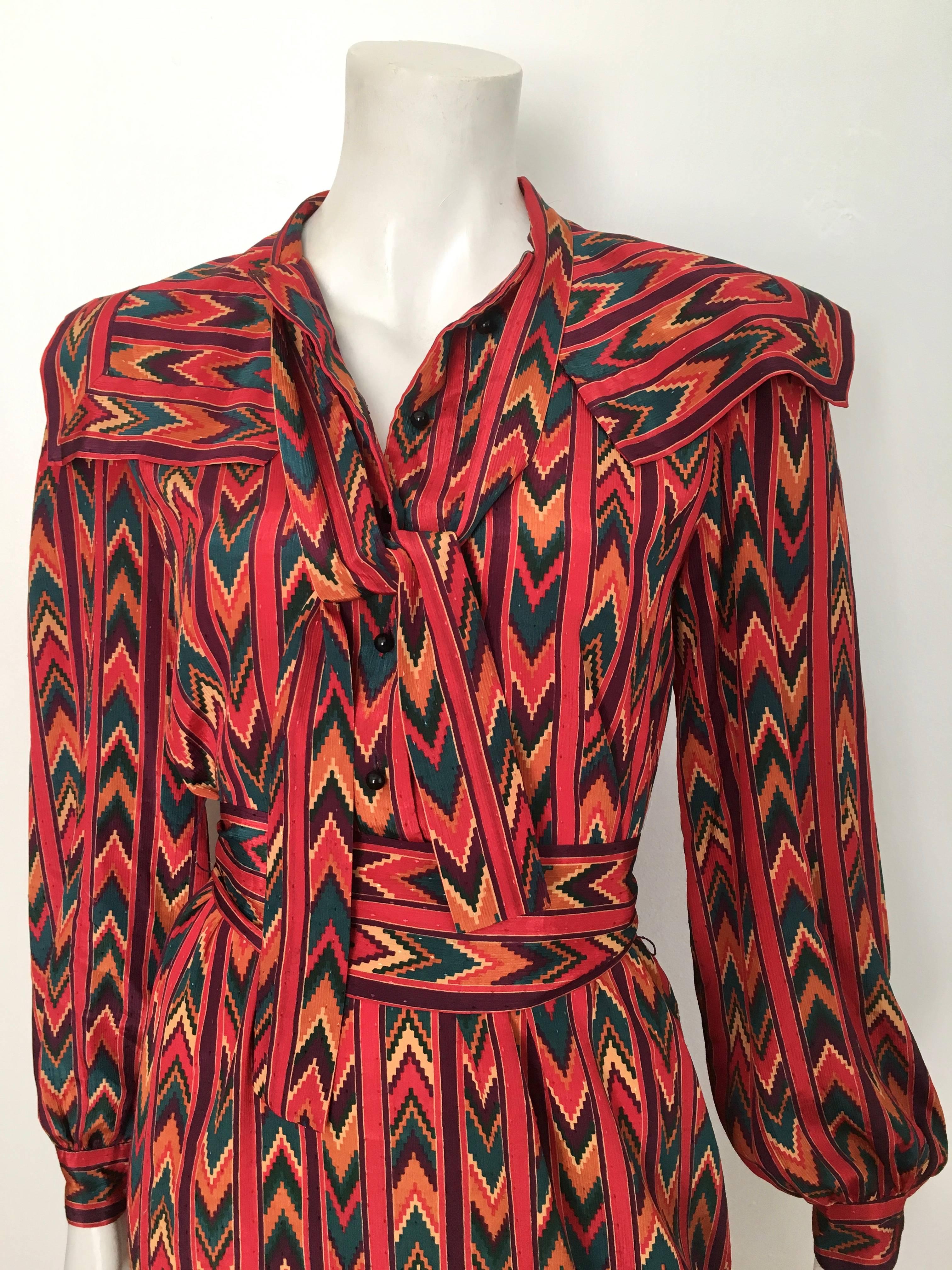 Molly Parnis 1980s Native American Print Dress Size 10. For Sale 11