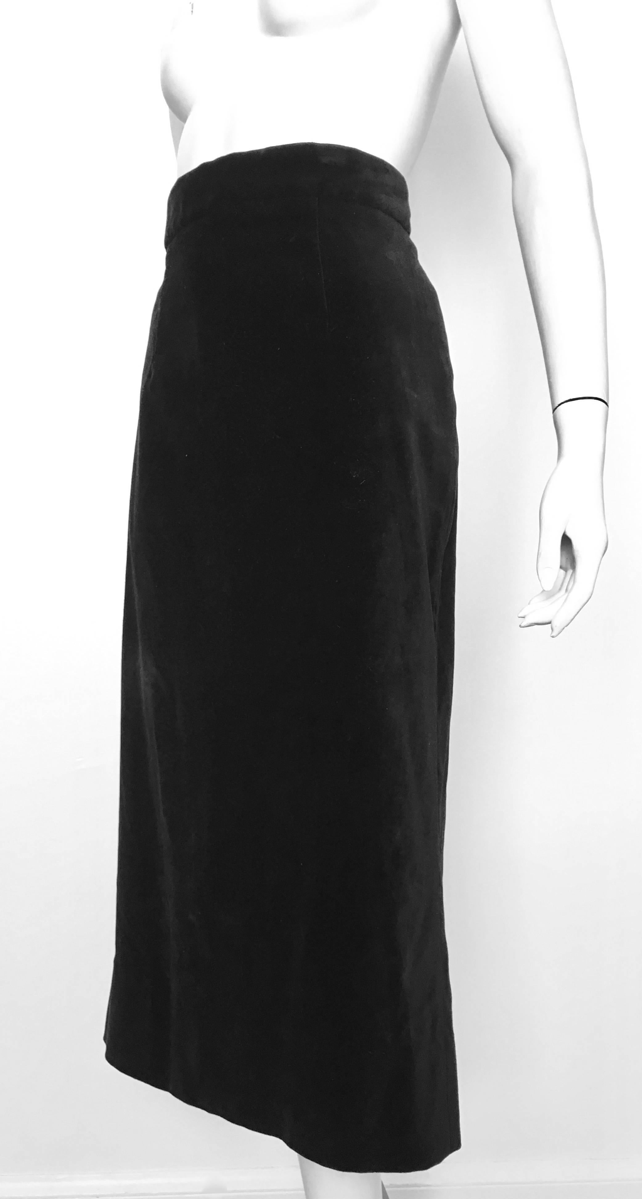 Moschino Black Velvet Long Straight Skirt Size 10 / 12.  For Sale 6