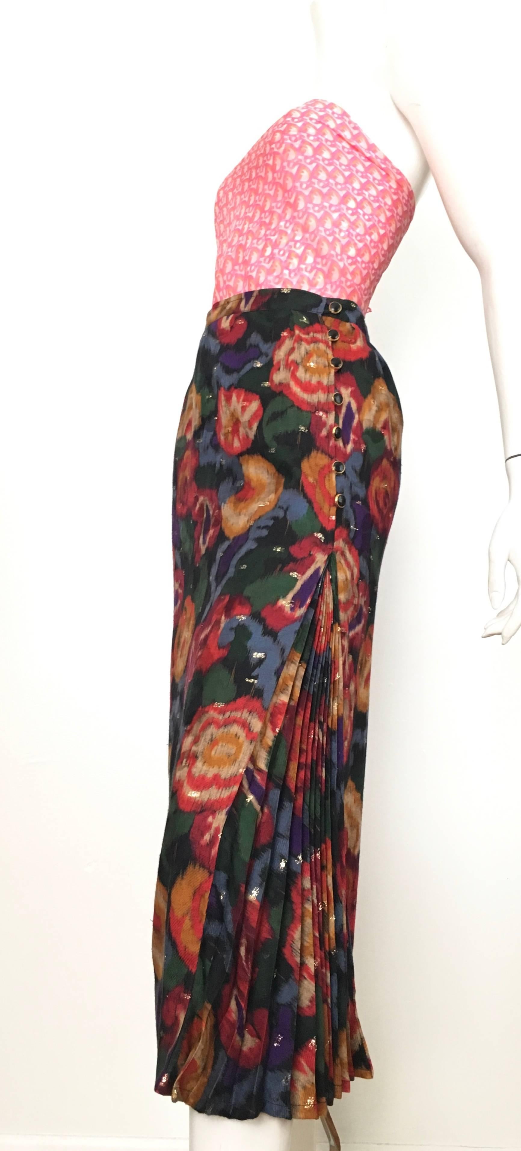Emanuel Ungaro Parallele Paris 1980s Wool / Silk Long Floral Skirt Size 4/6. In Excellent Condition For Sale In Atlanta, GA