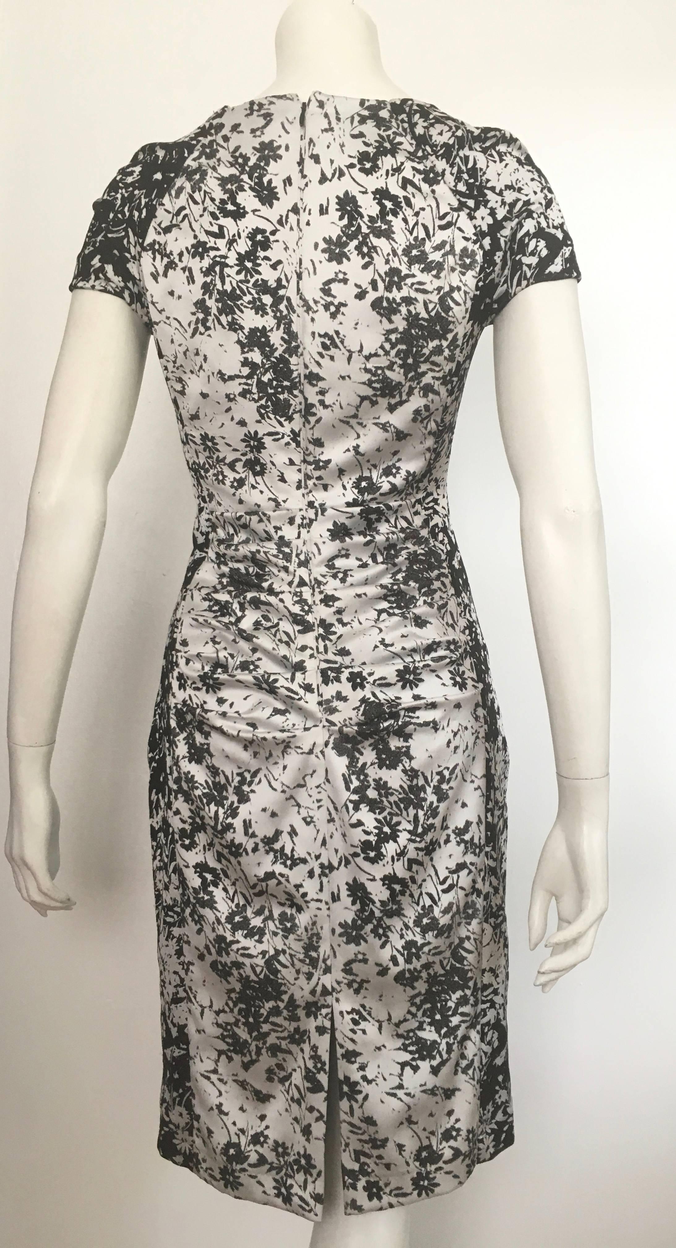 Talbot Runhof Pret Sheath Dress Size 6. In Excellent Condition For Sale In Atlanta, GA