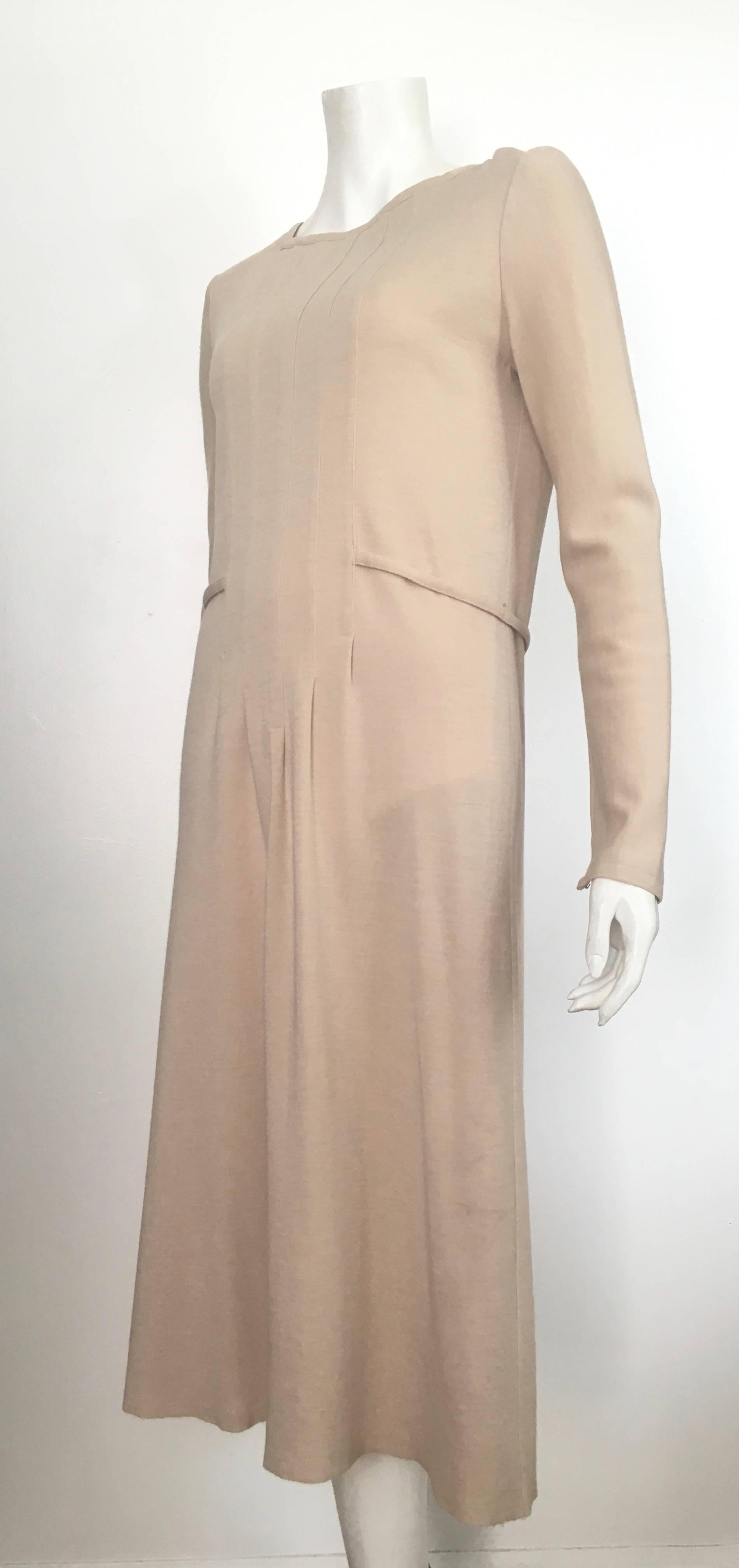 Geoffrey Beene Boutique 1970s Wool Knit Tan Long Sleeve Dress Size 8. In Excellent Condition For Sale In Atlanta, GA
