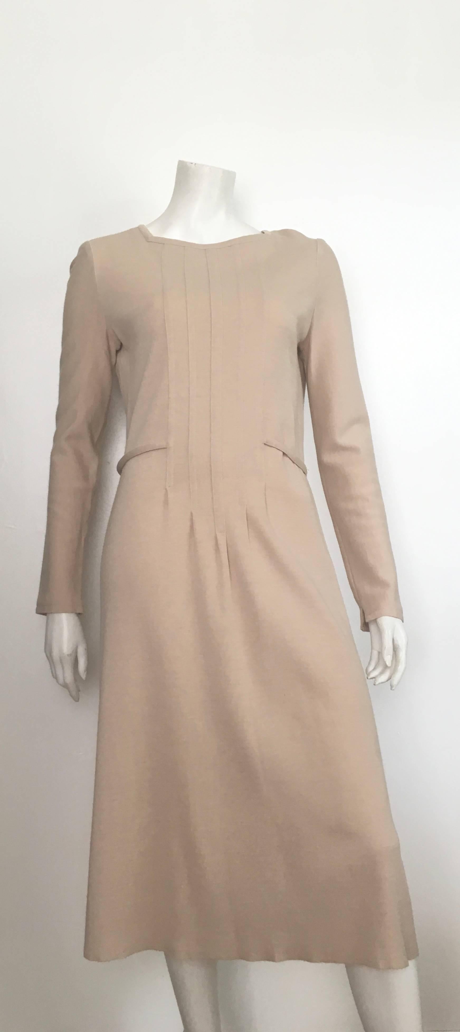 Women's or Men's Geoffrey Beene Boutique 1970s Wool Knit Tan Long Sleeve Dress Size 8. For Sale
