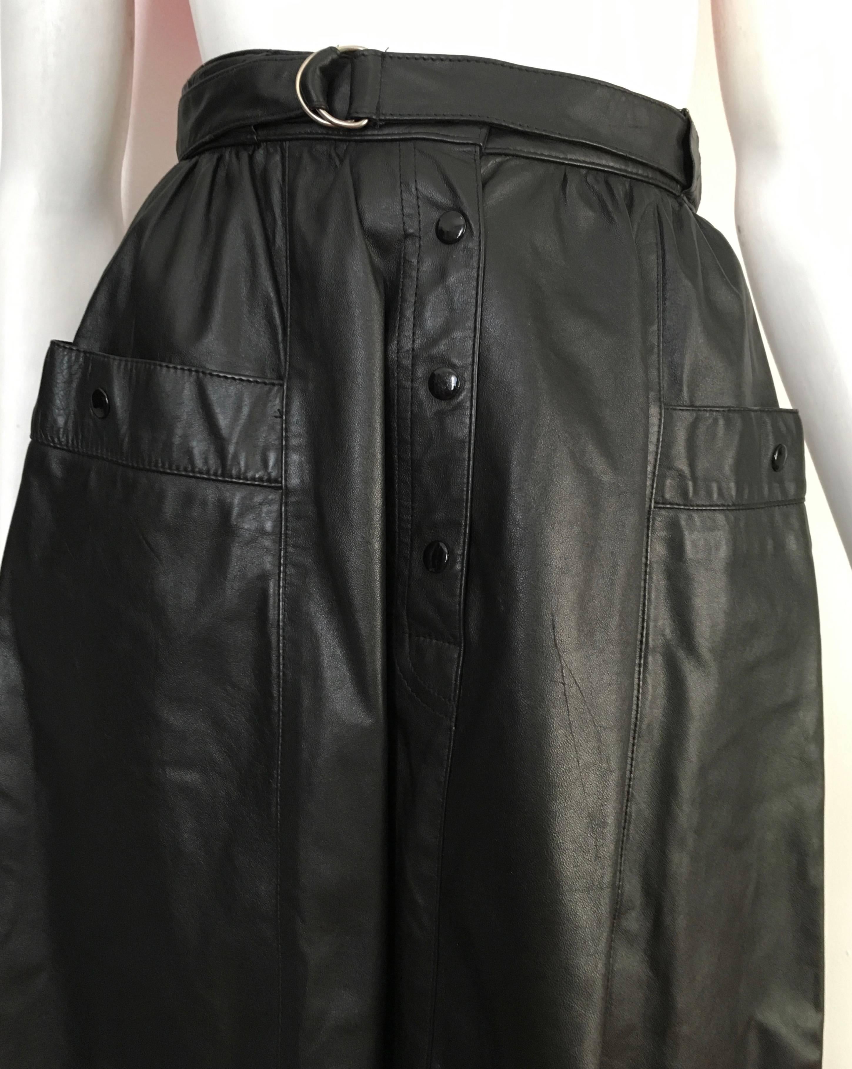 Saks Fifth Avenue 1980s Black Leather A Line Skirt with Pockets Size 4.  For Sale 1