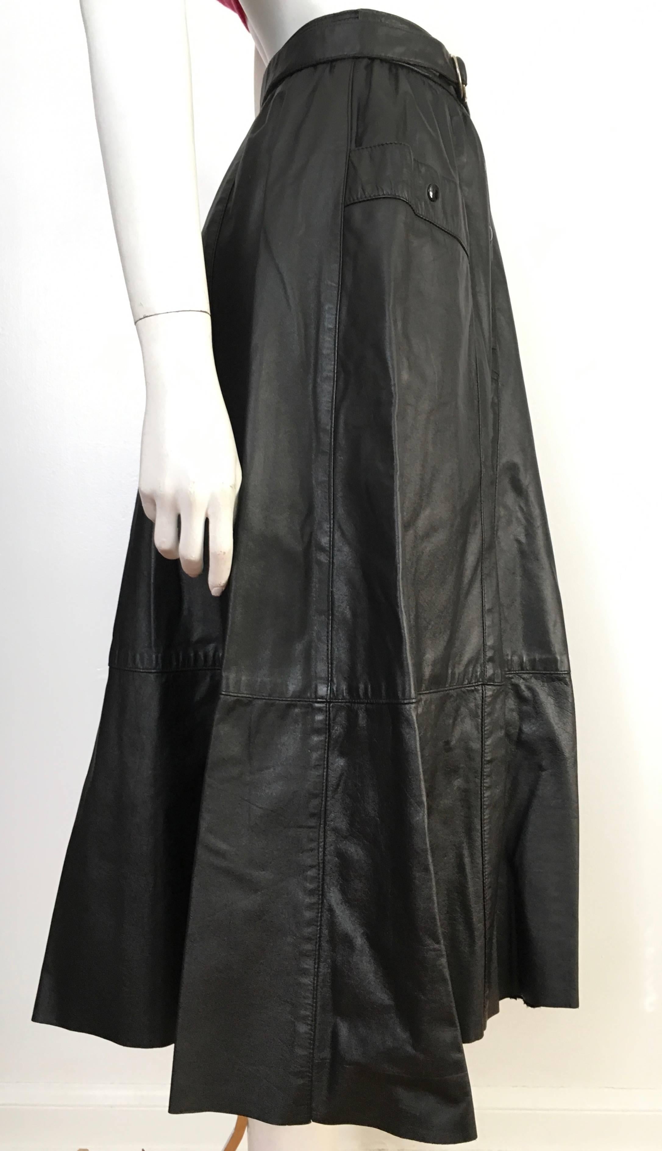 Saks Fifth Avenue 1980s Black Leather A Line Skirt with Pockets Size 4.  For Sale 3